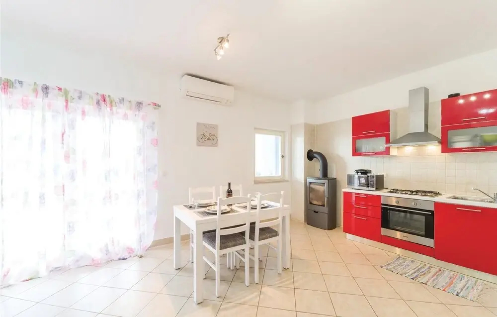 Stunning Home in Veli Rat With Wifi and 2 Bedrooms