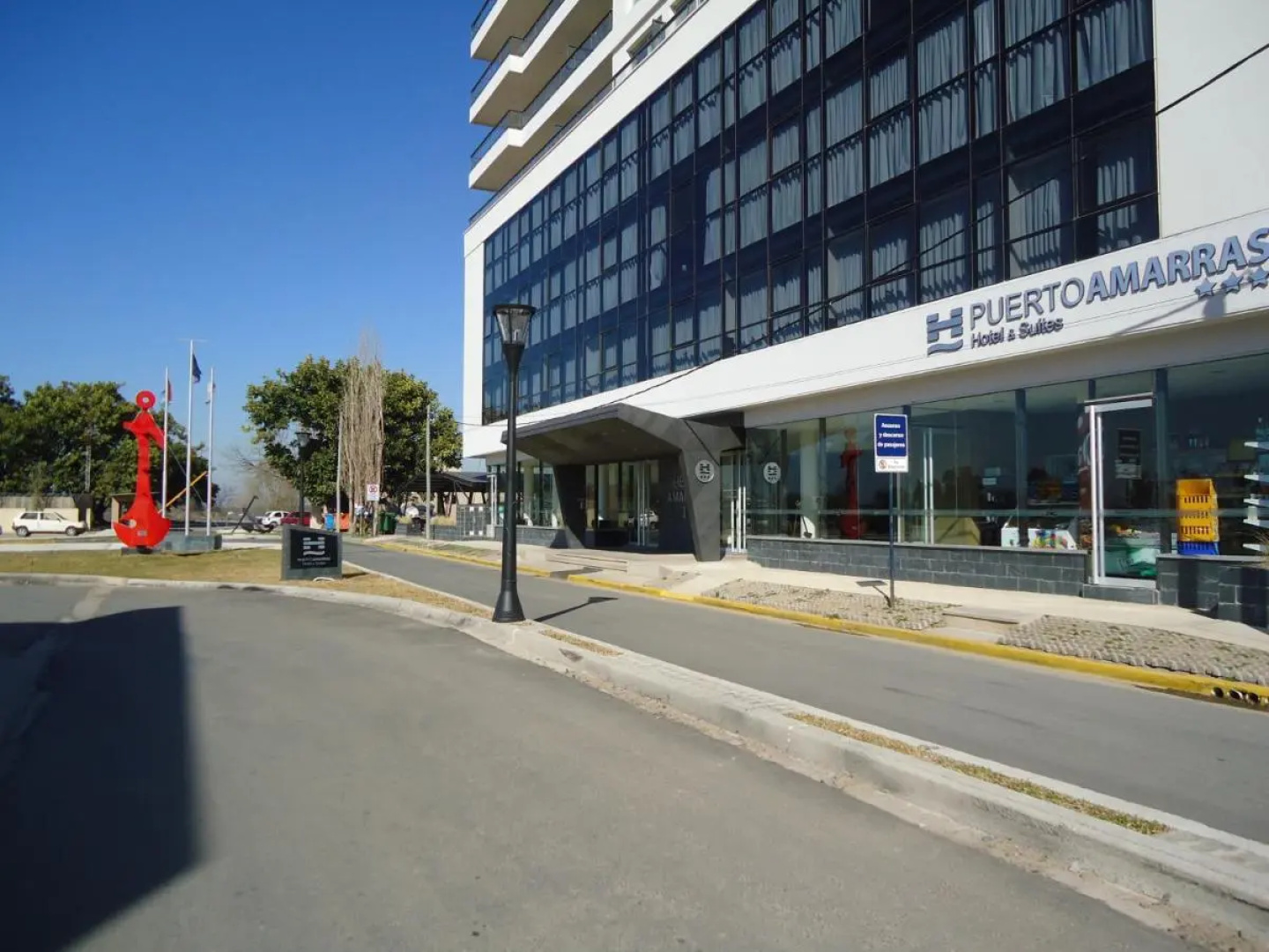 Hotel Puerto Amarras