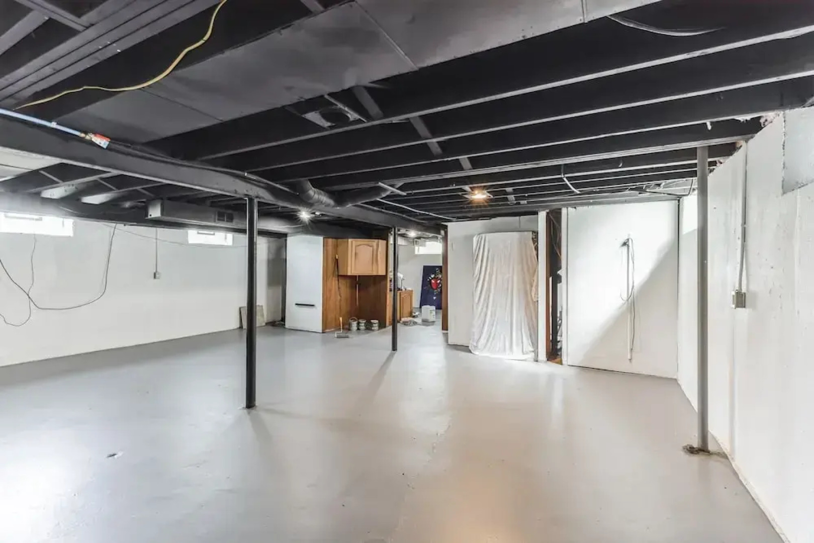 Queen G2 Mansion 3 Bedroom Home by RedAwning