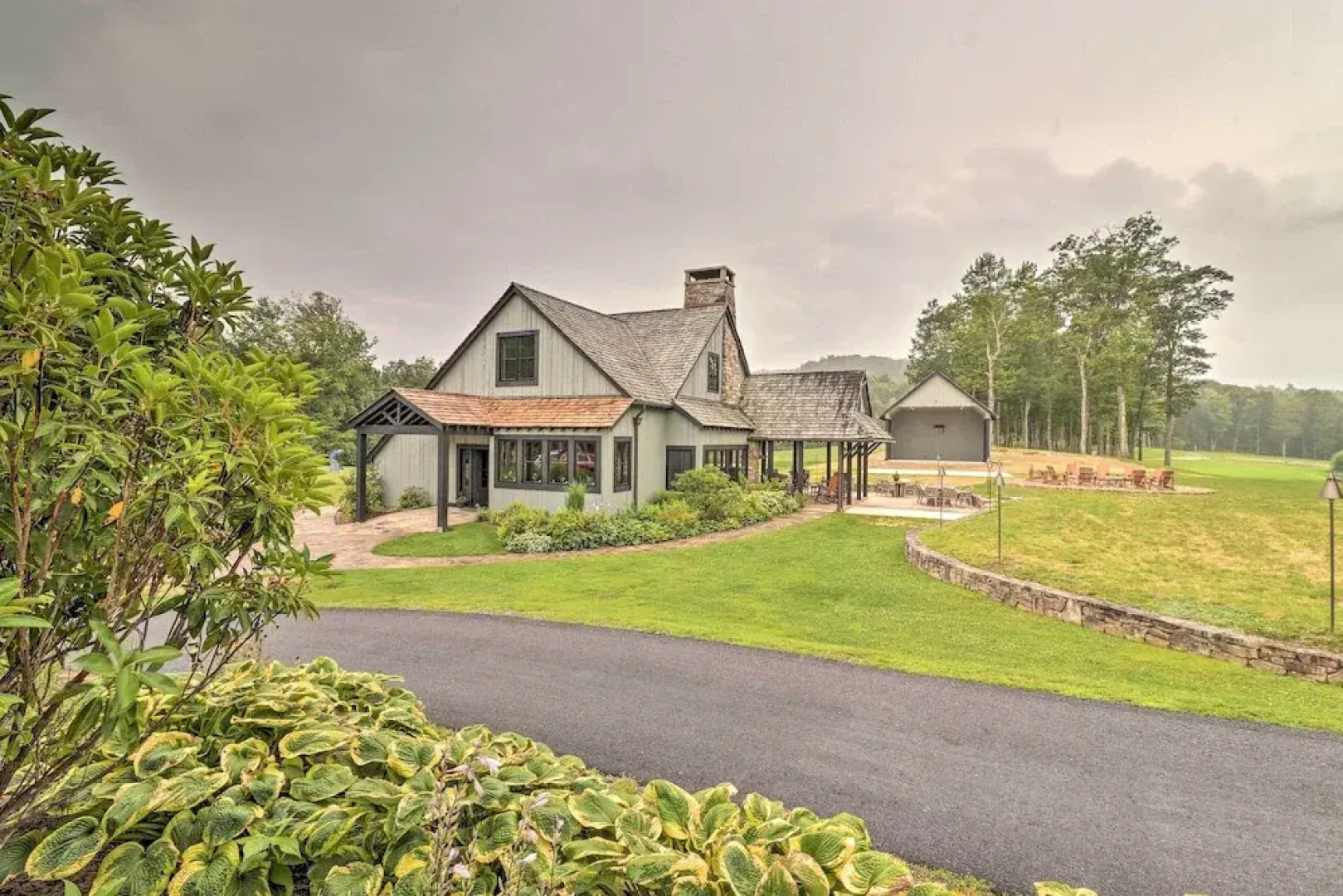 Serene Mountain Retreat! Rural Glenville Craftsman
