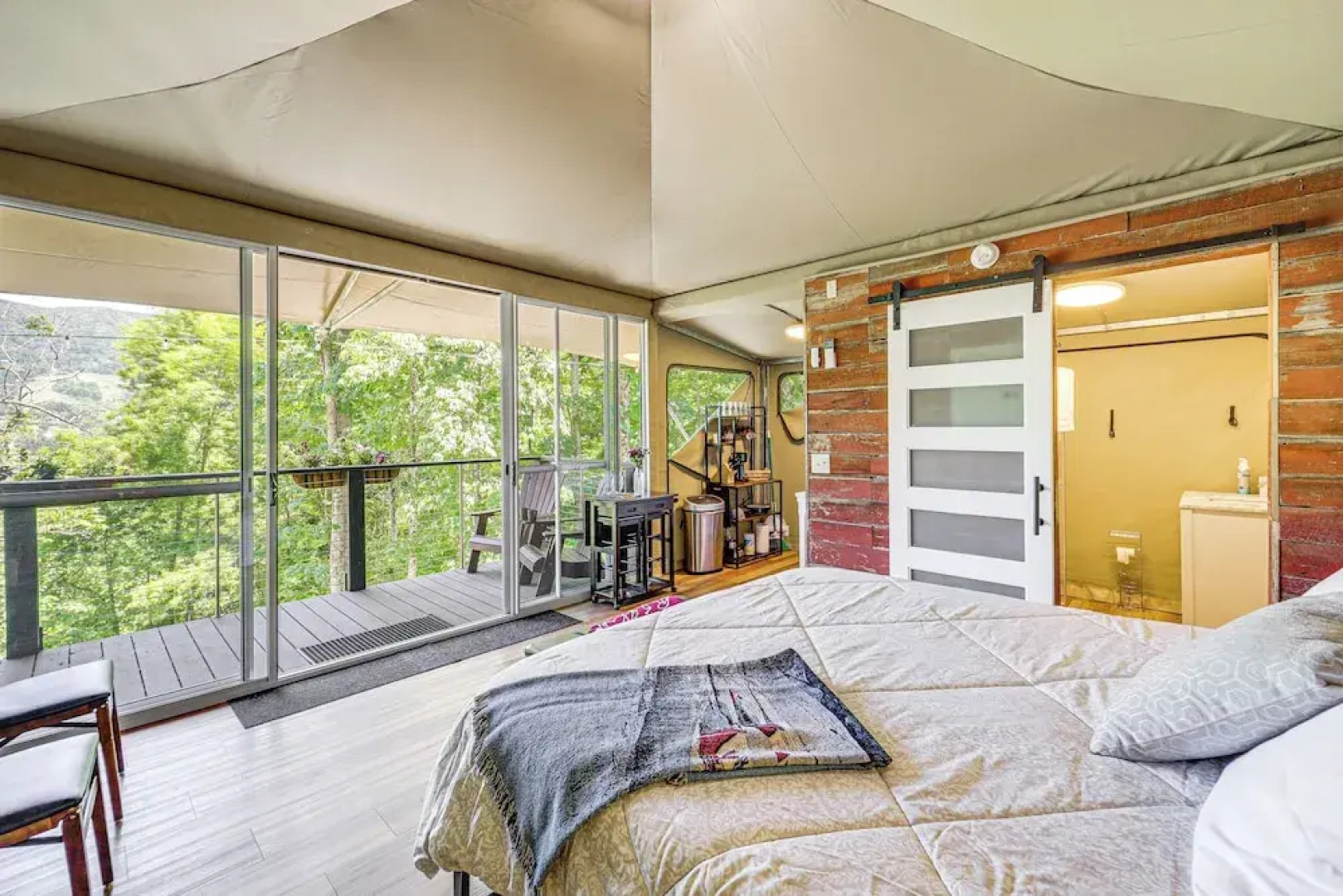 Mtn-view Deck: Scenic Glamping Getaway Near Boone!