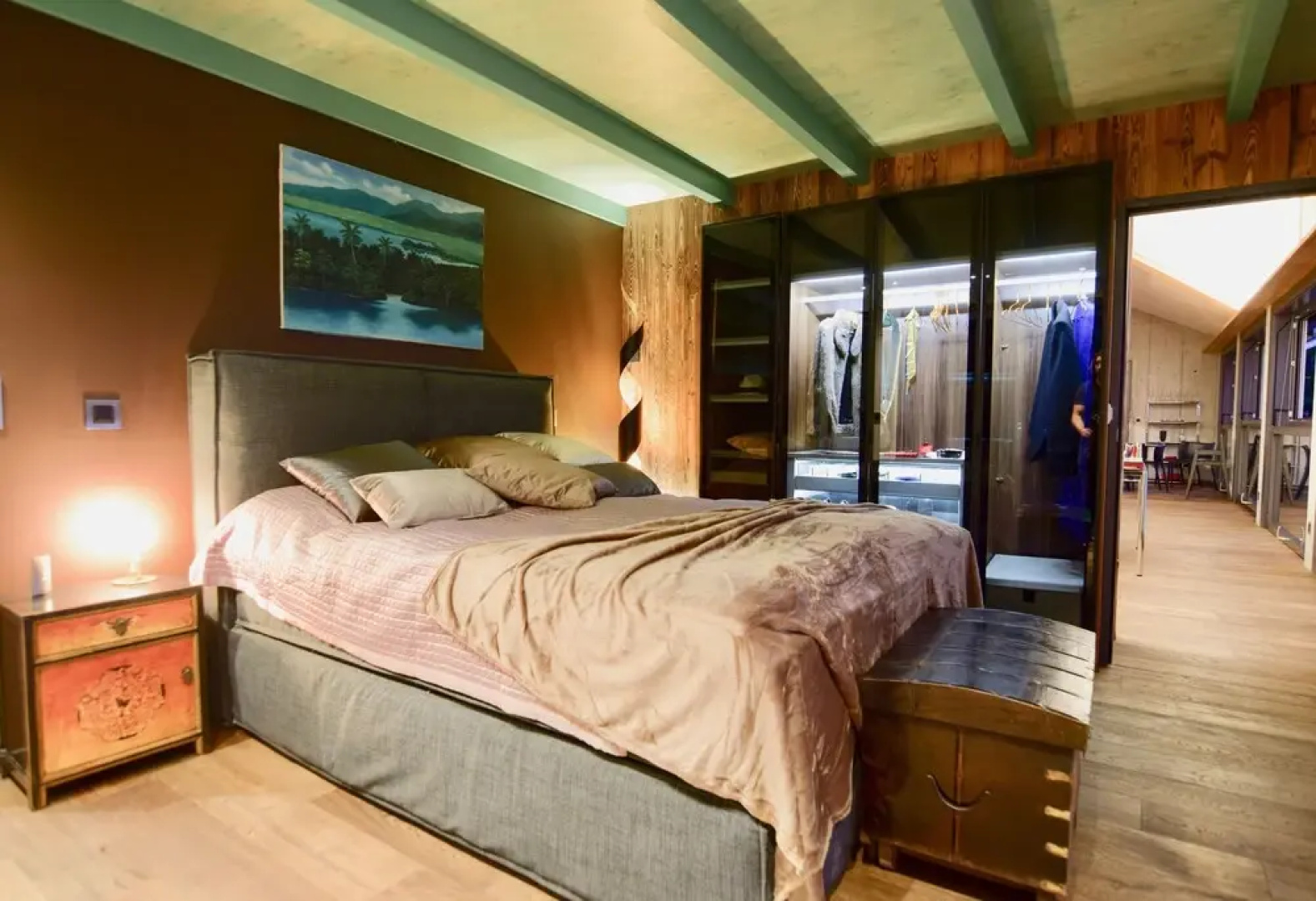 NEW 3BD Luxury Villa on the Geneva Lake