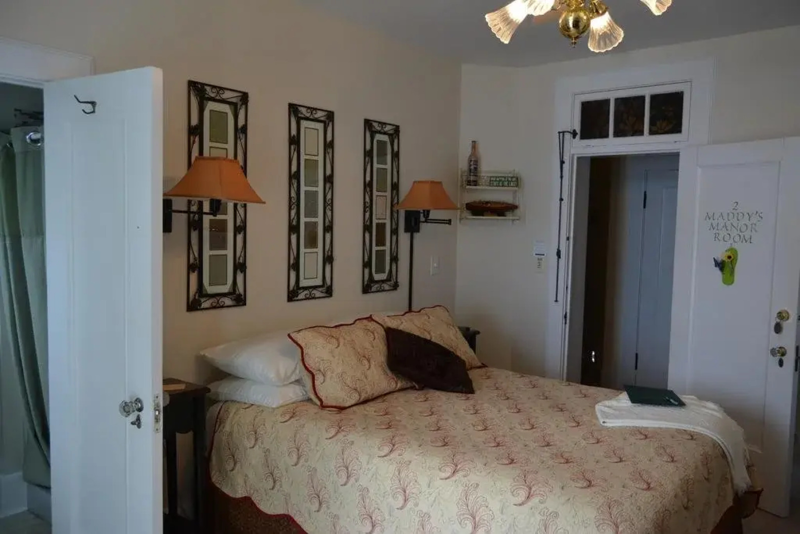 Boathouse Waterfront Lodging