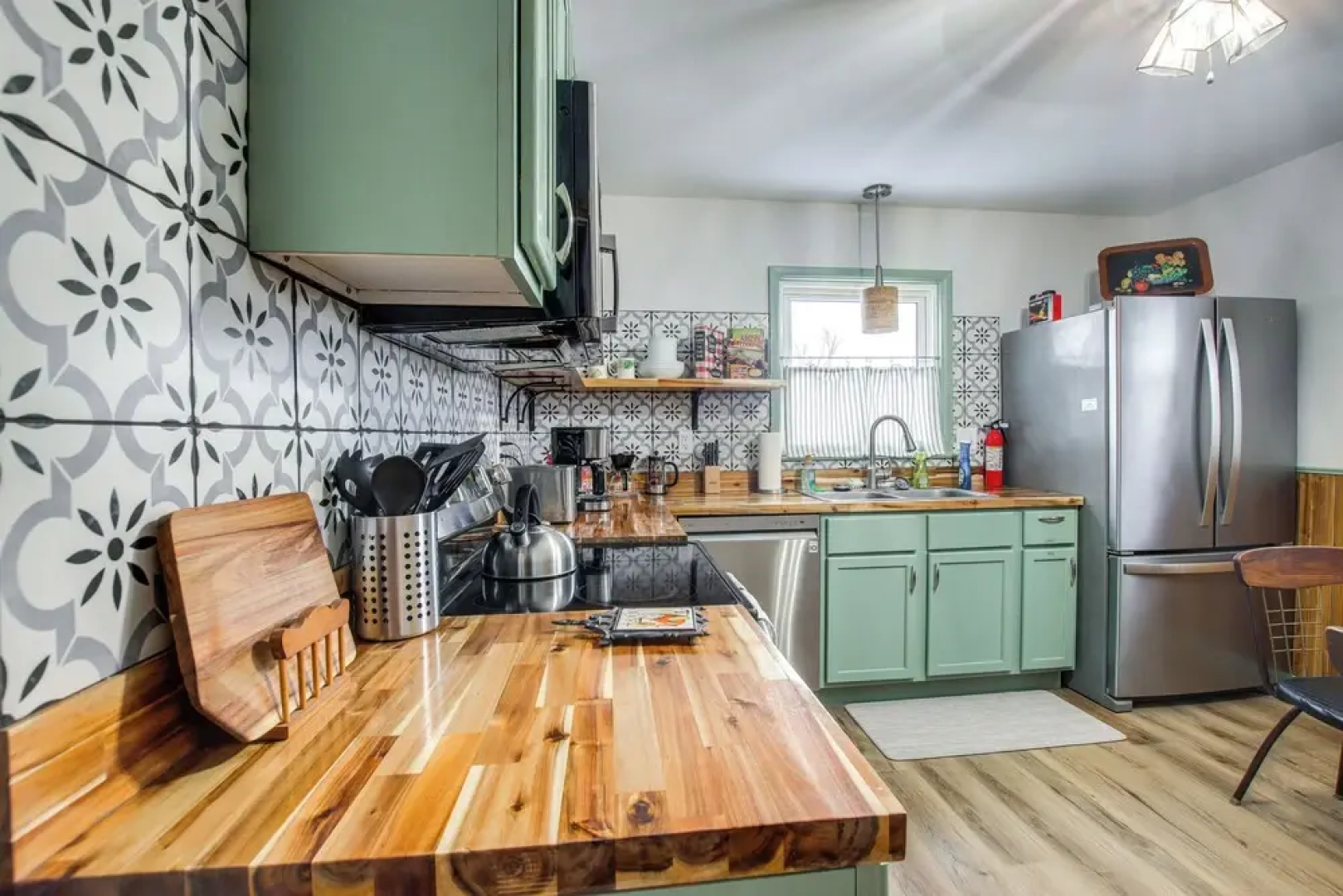 Pet-friendly Hiawatha Retreat w/ Private Yard!