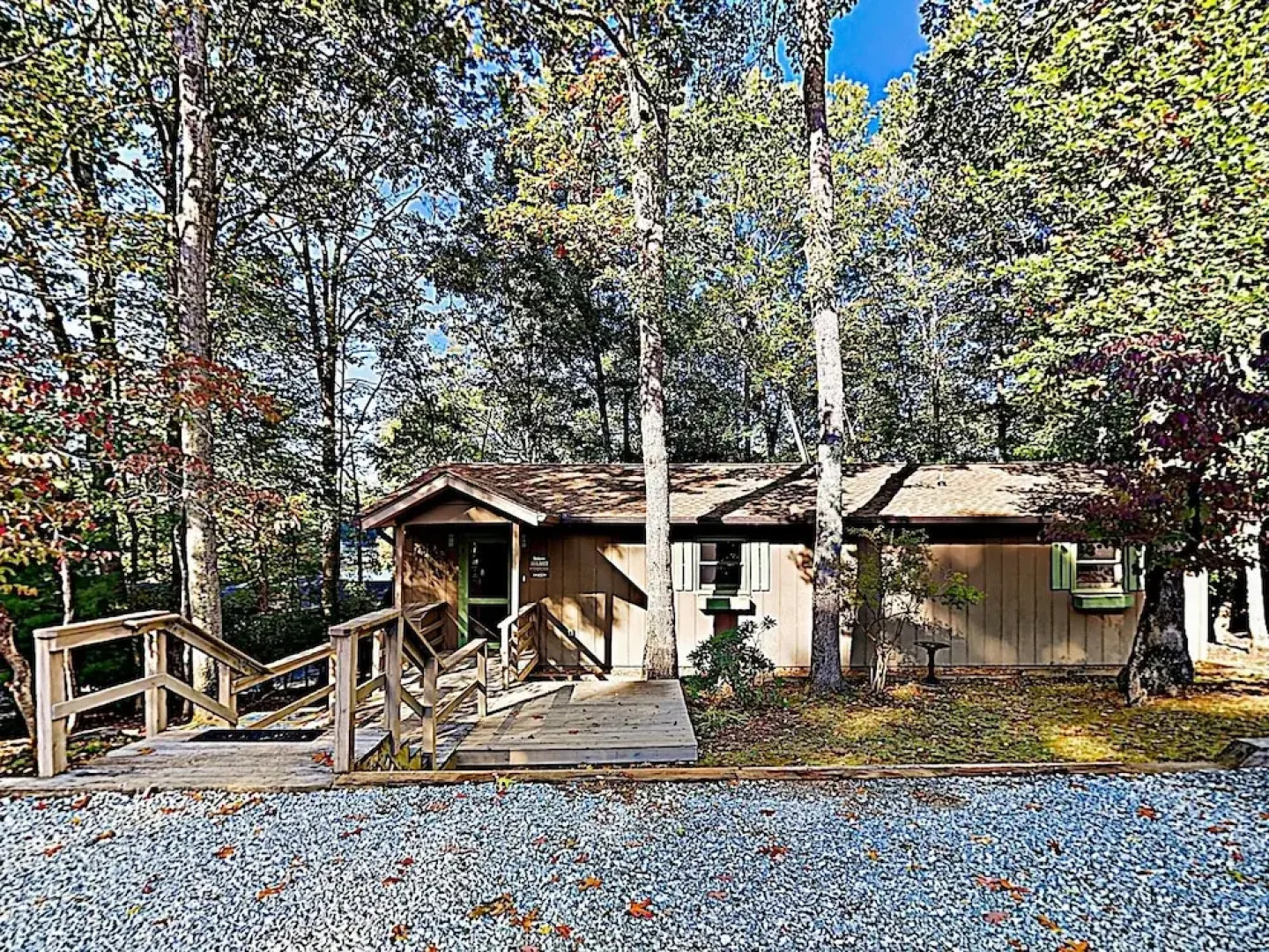 New Listing! The Chocolate W/ Kayaks 2 Bedroom Home