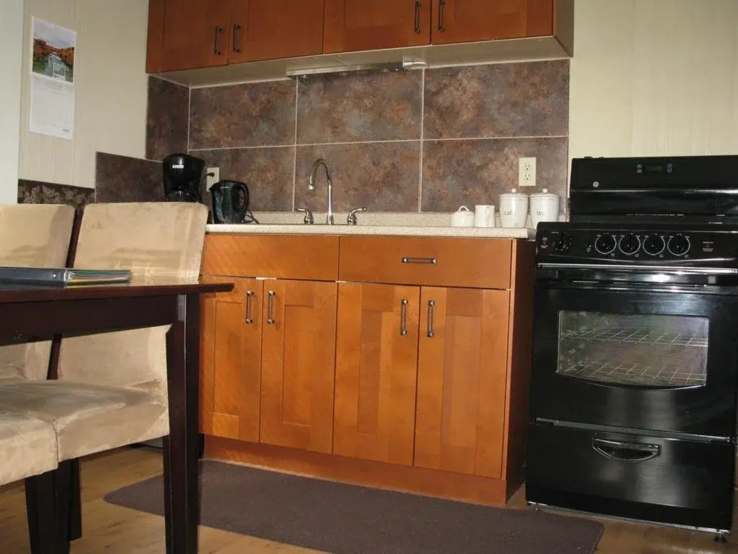 Cedar Suite Bed and Breakfast by Elevate Rooms