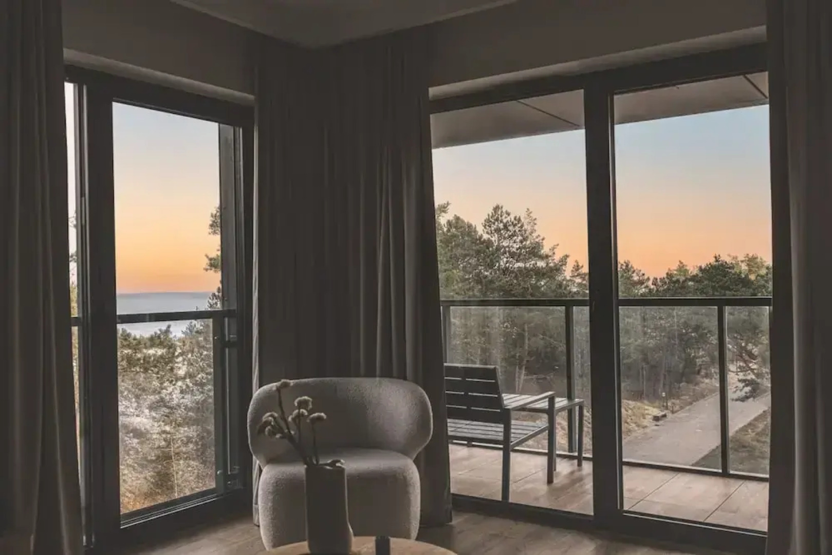 Sunrise Nowoczesny Apartament Widok na las i Morze