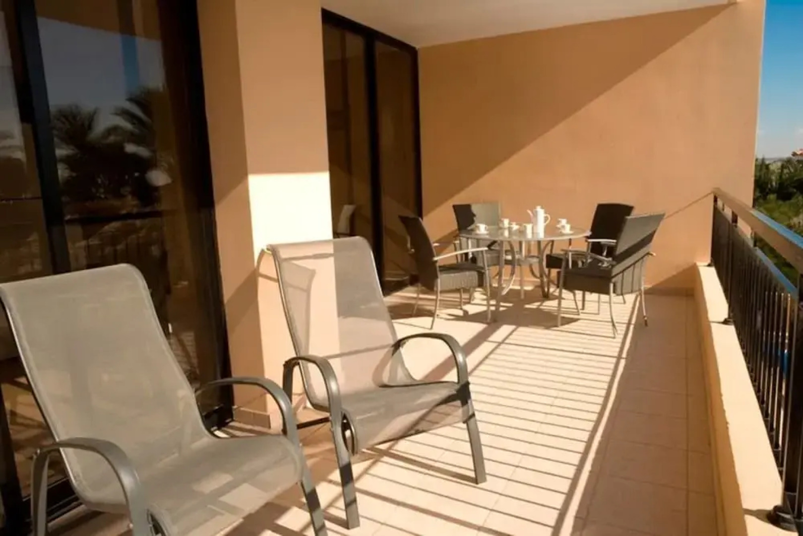 2 bed Apartment Overlooking Pool - Oroklini