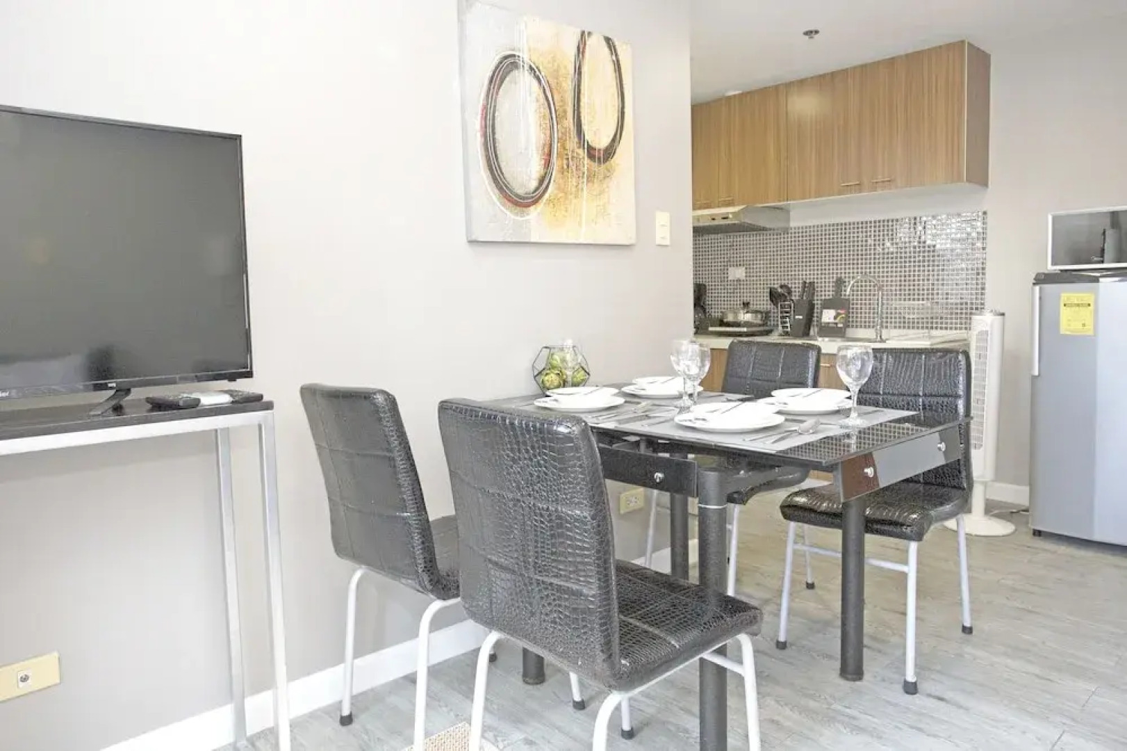 Indigo Manila Apartment @ ADB