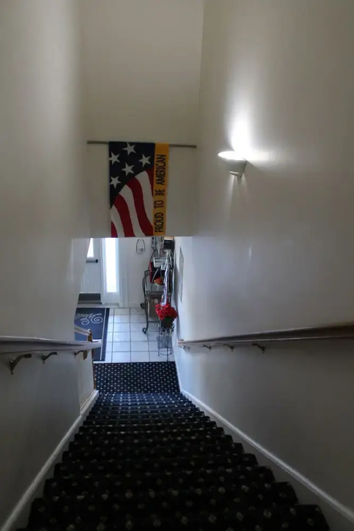 American Host Inn
