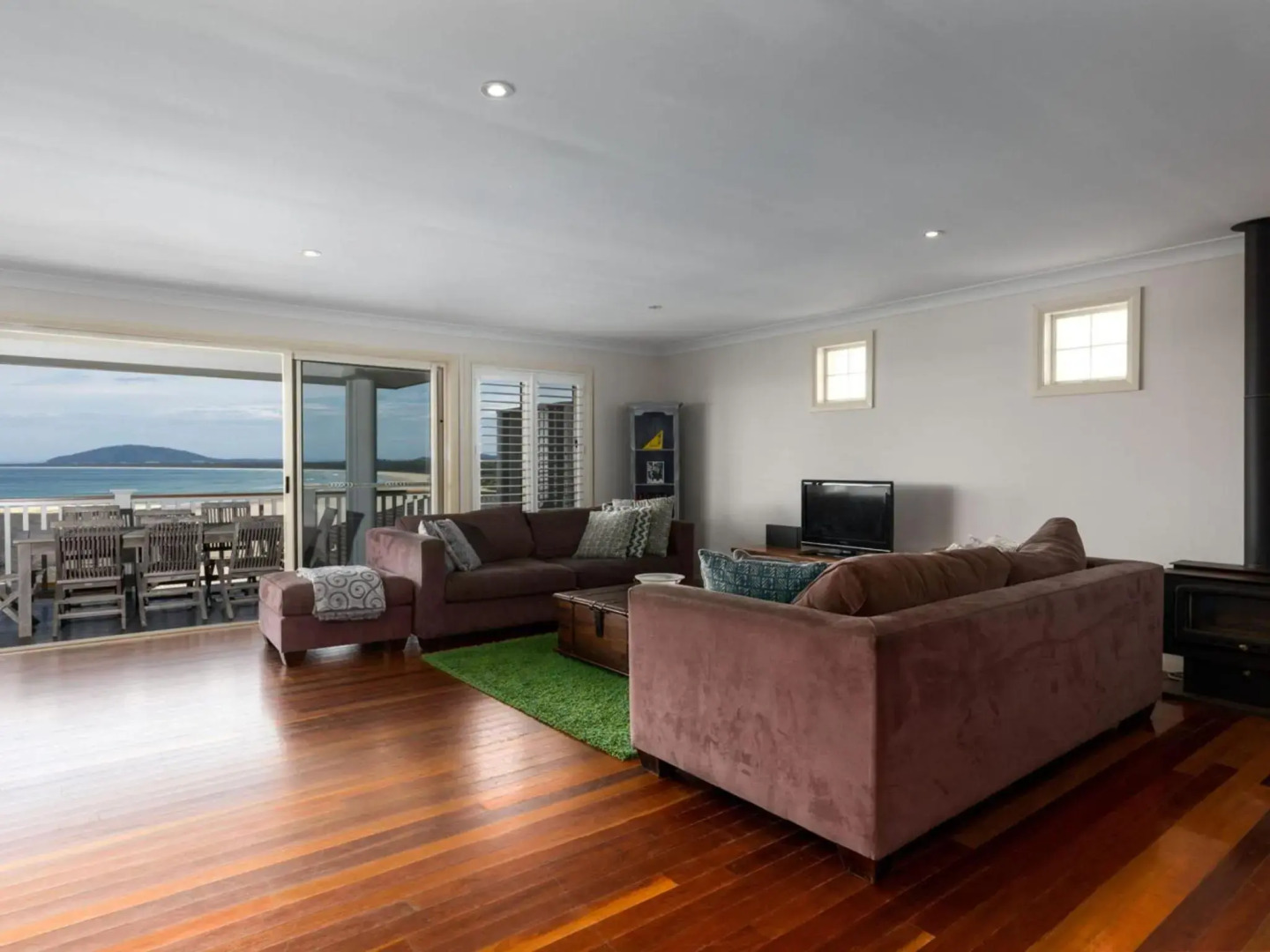 MISTRAL Gerroa 4pm check out Sundays