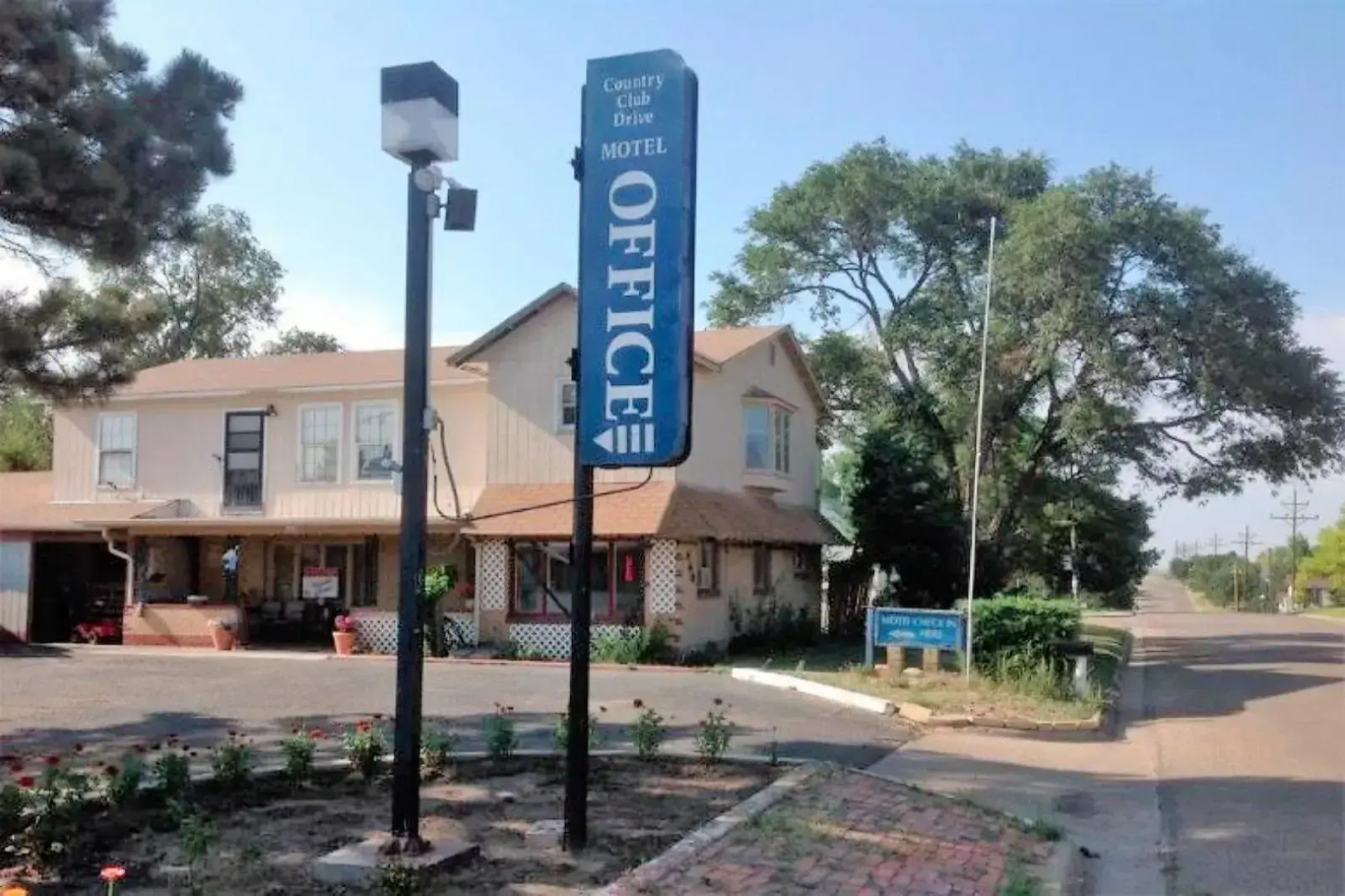 Country Club Inn
