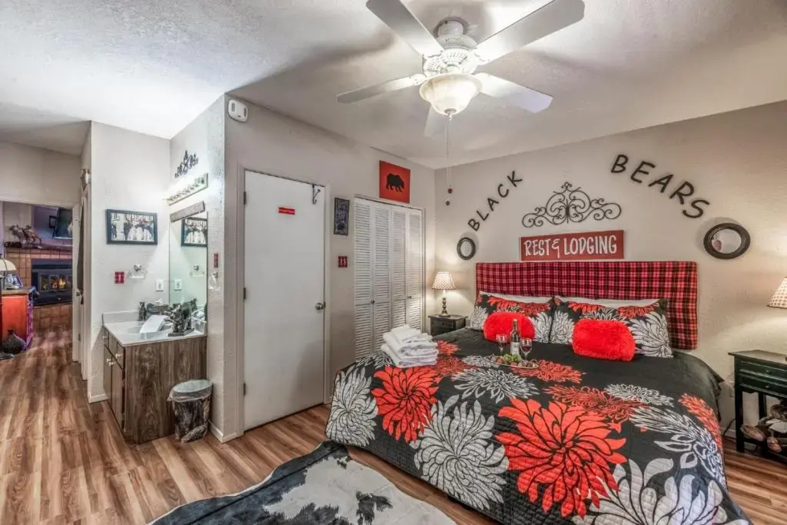 Gotch Eyed Moose, 3 Bedrooms, 3 bath, Pool and Tennis Access, Sleeps 10