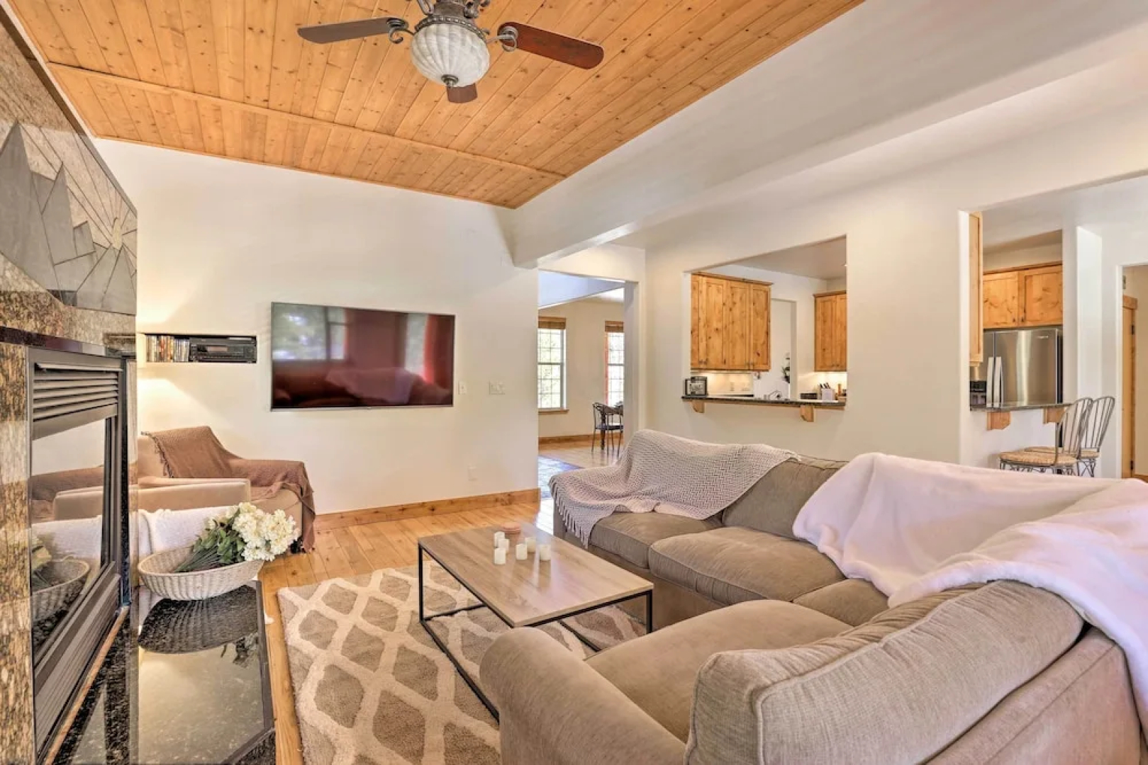 'rocky Bear Lodge' on 2 Acres Near Turquoise Lake
