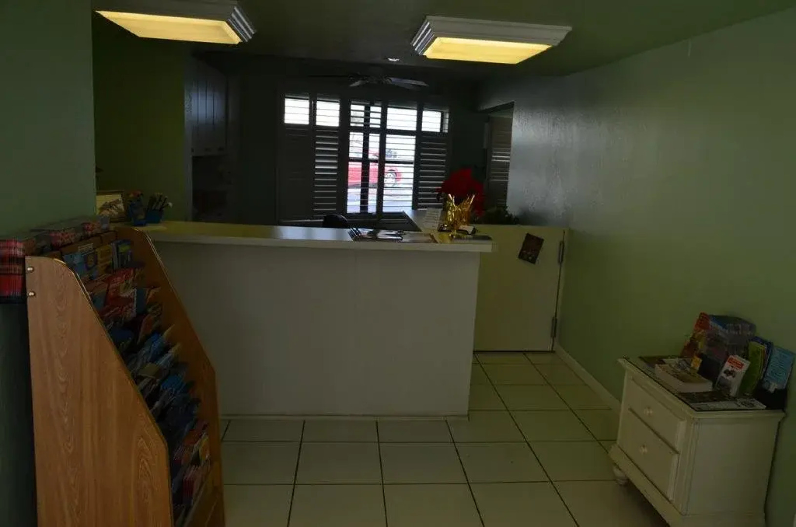 Holiday Shores Beach Club