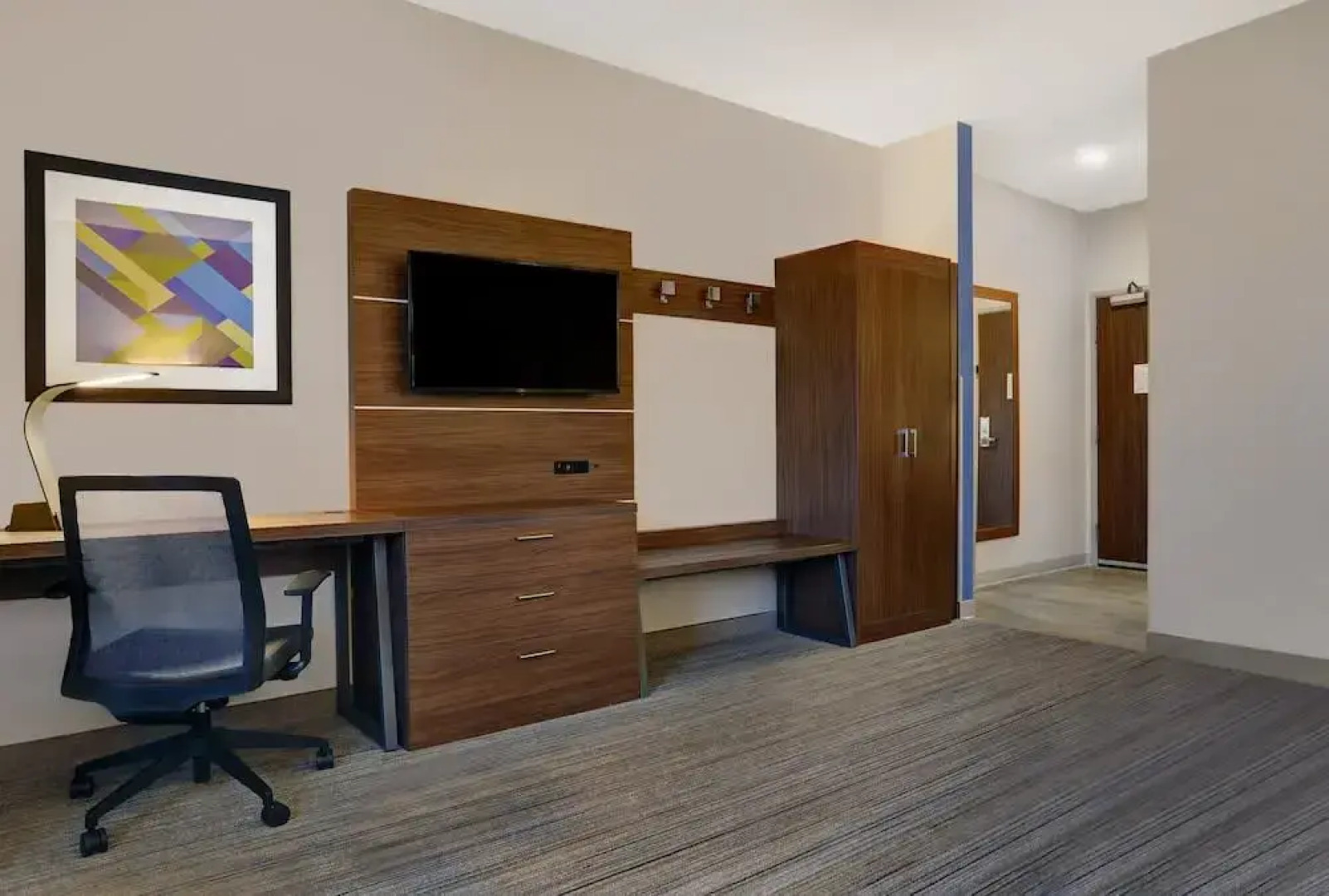 Holiday Inn Express & Suites Lenexa Overland Park Area