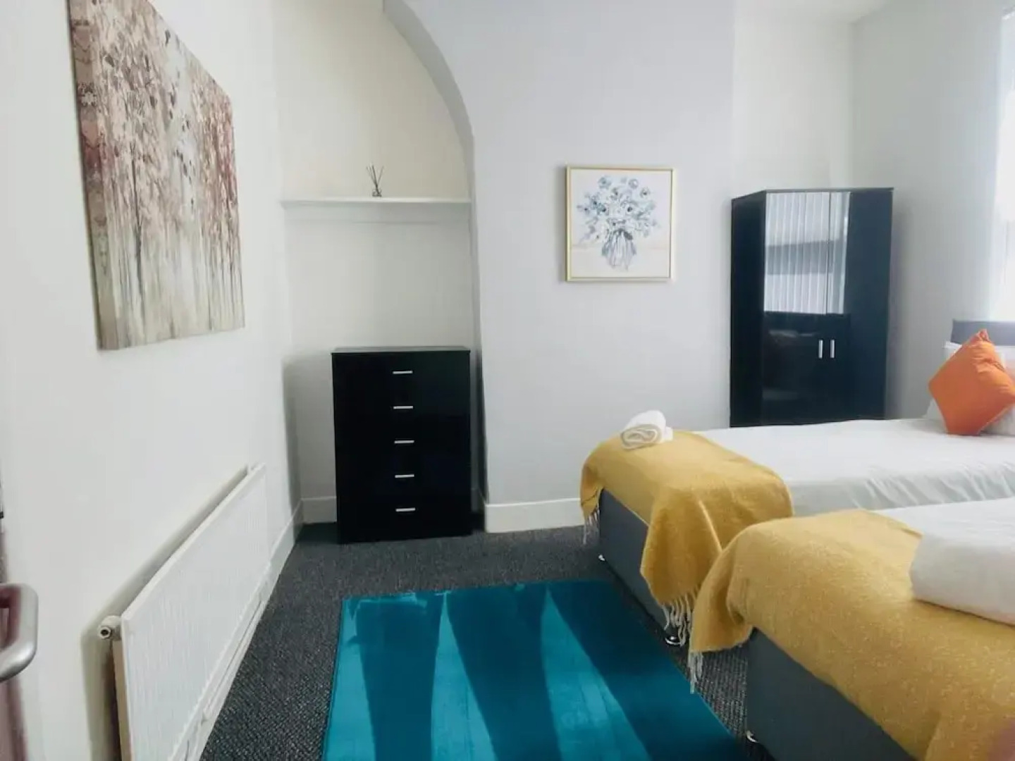 Remarkable 4-bed House in Bootle, Liverpool