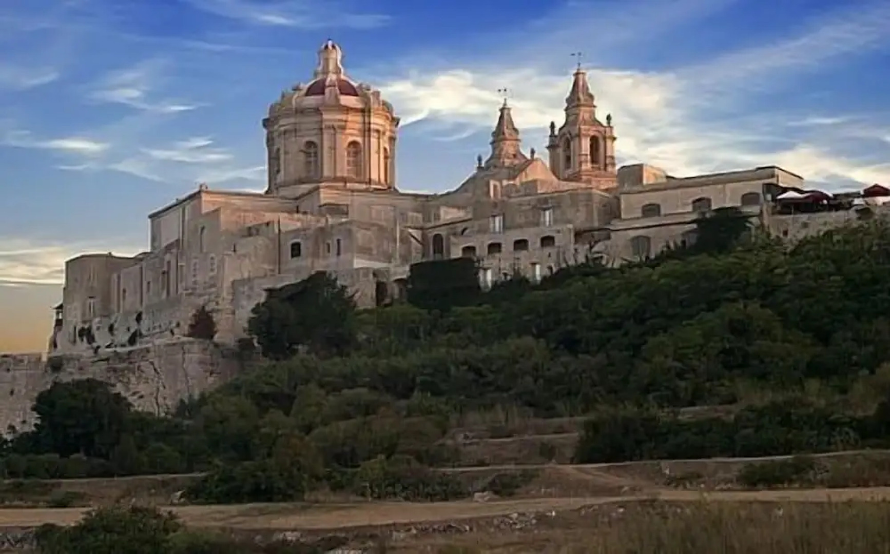 Seafront Luxury Apartment Incl Pool