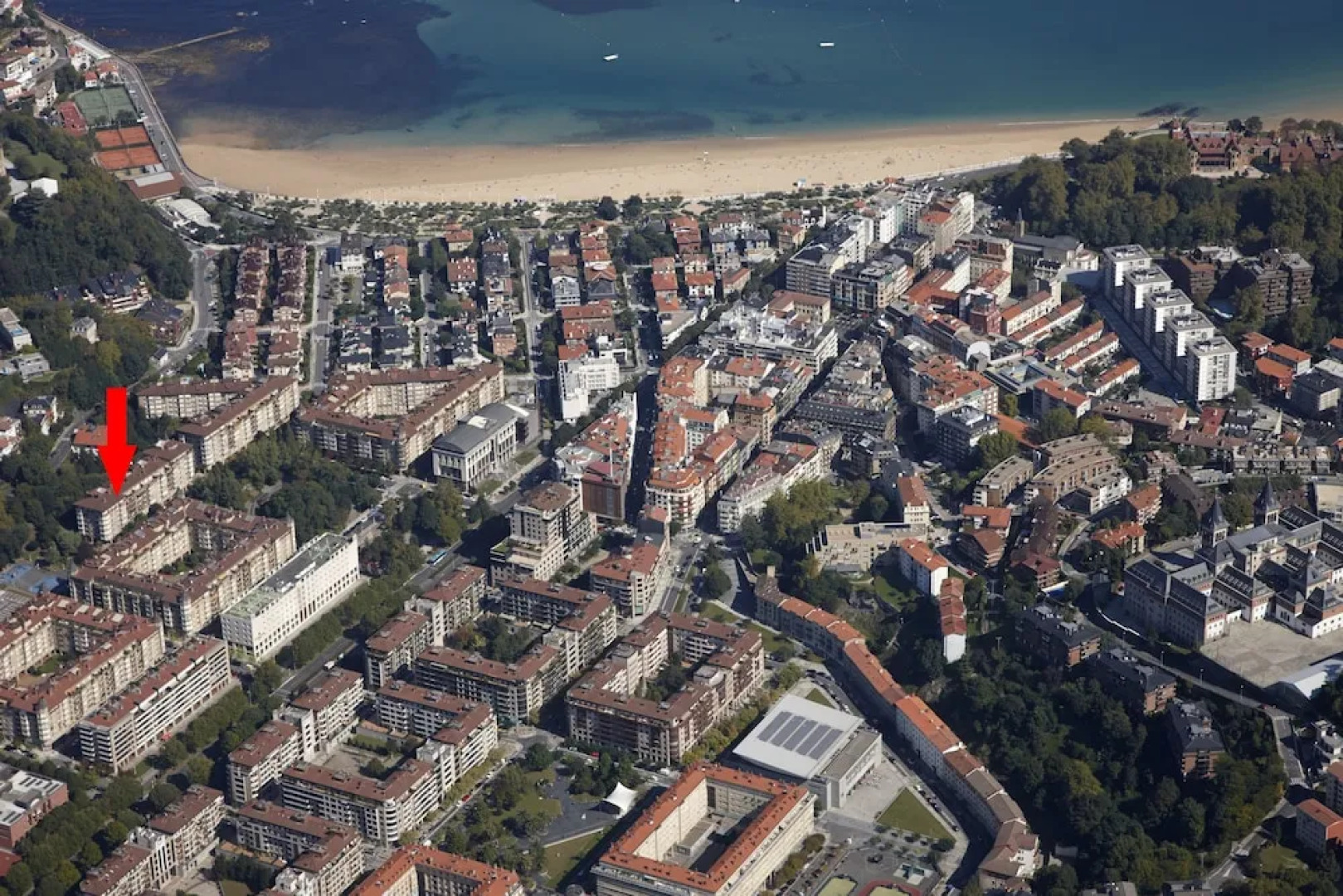 Playa de Ondarreta Apartment by FeelFree Rentals