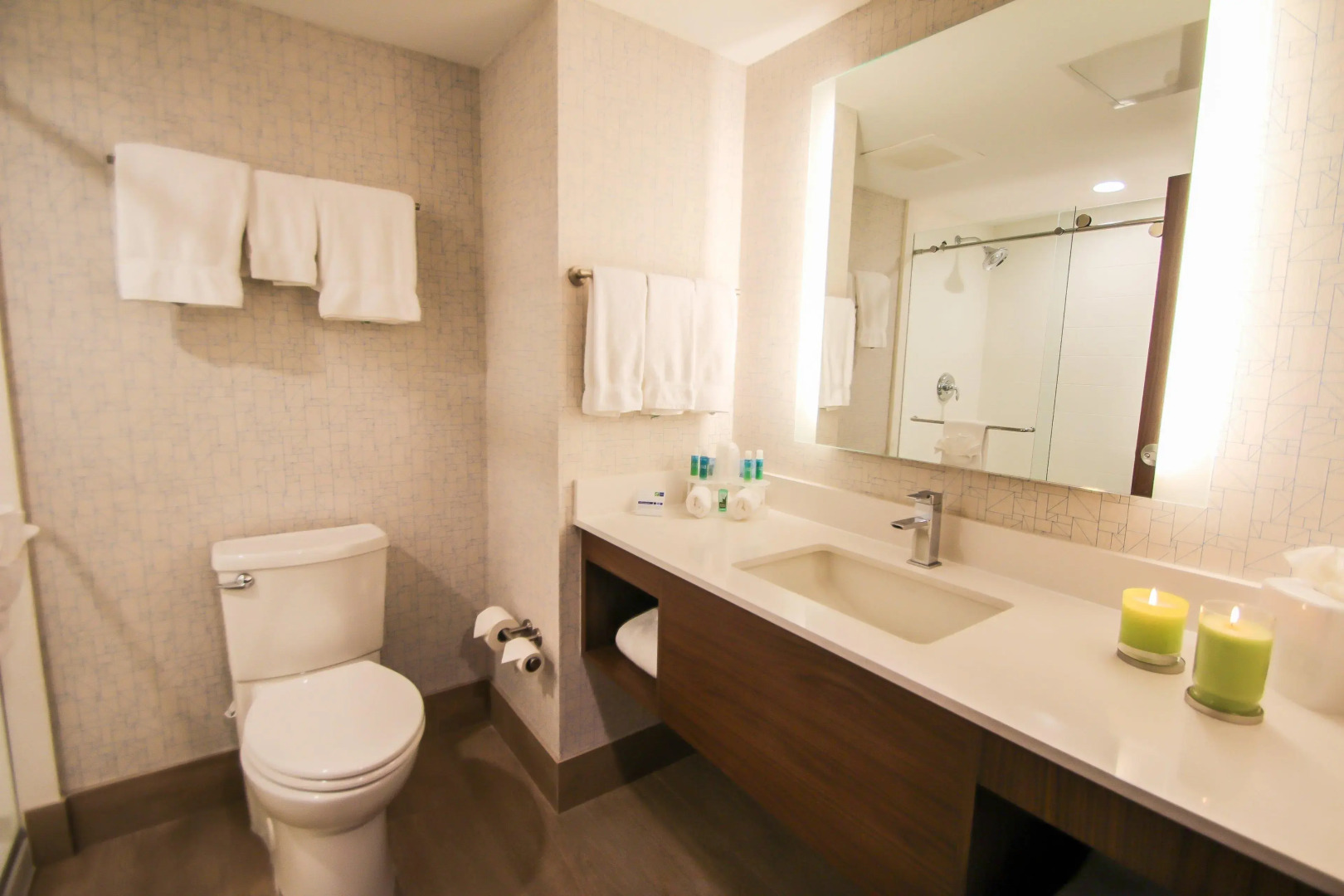 Holiday Inn Express & Suites Miami Airport East by IHG