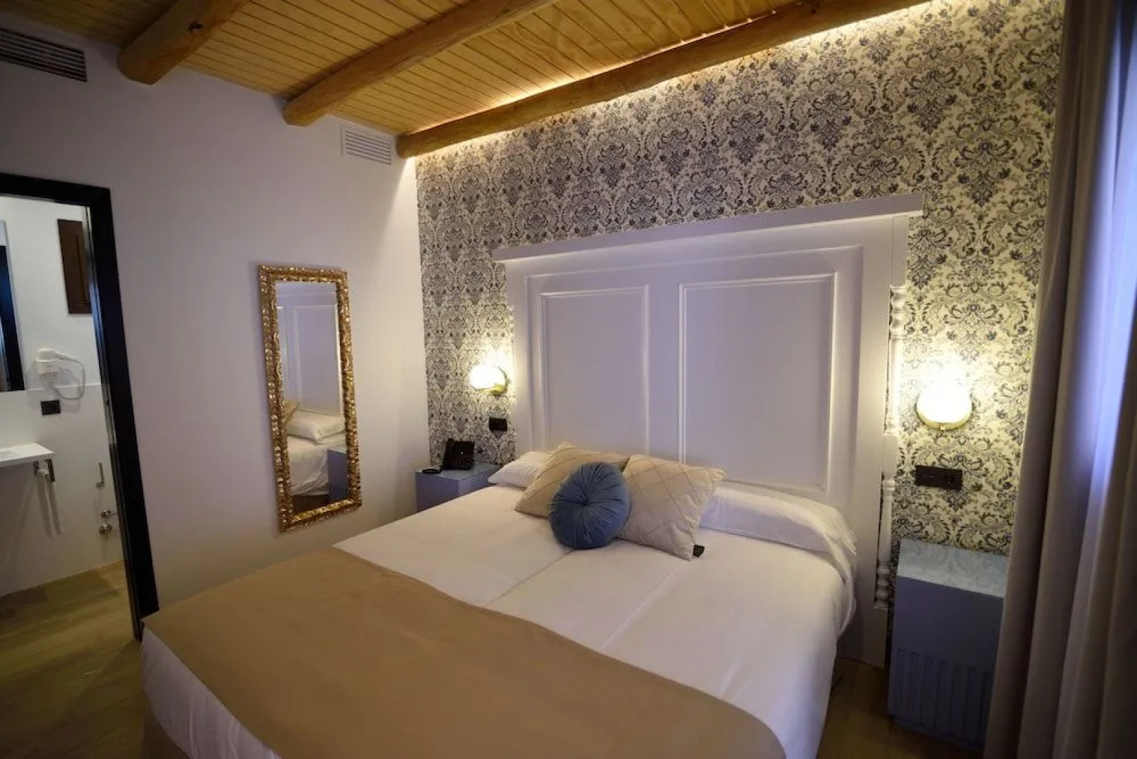 Hostal Santa Habitaciones