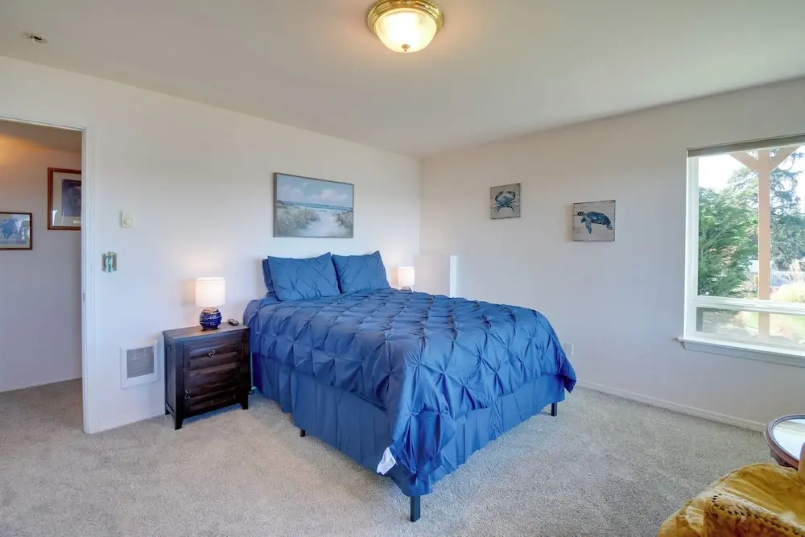 Waterfront PNW Escape w/ Deck & Beach Access!