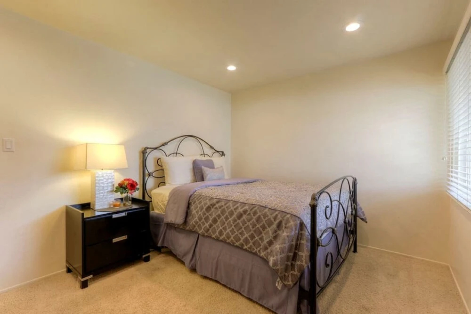 Gala Apple 3br 2ba