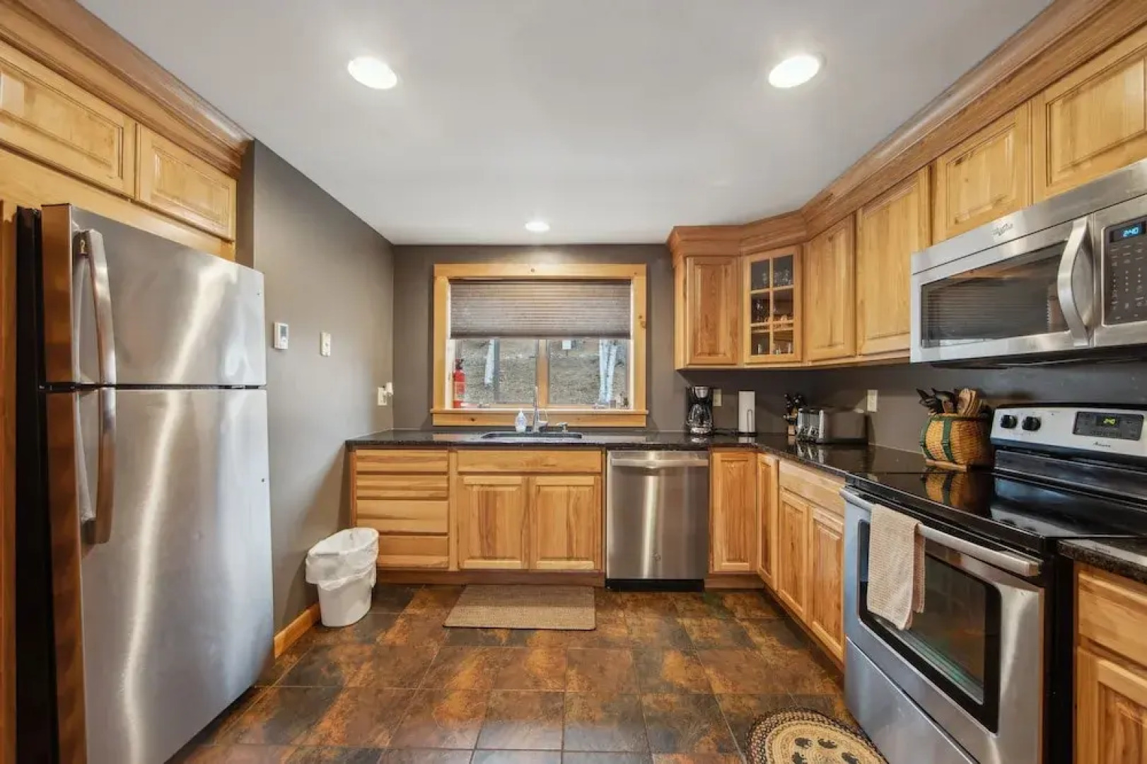 Freebern 18B - Renovated one-of-a-kind with Adirondack style 3 Bedroom Townhouse by The Summit at Gore Mountain