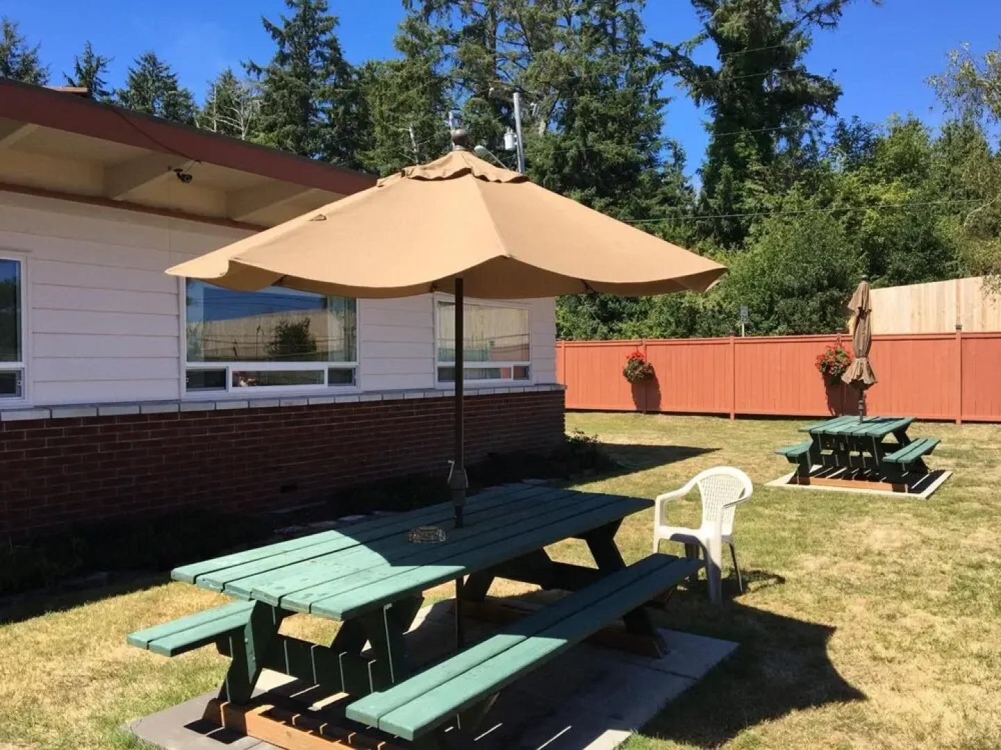 Breakers Boutique Inn