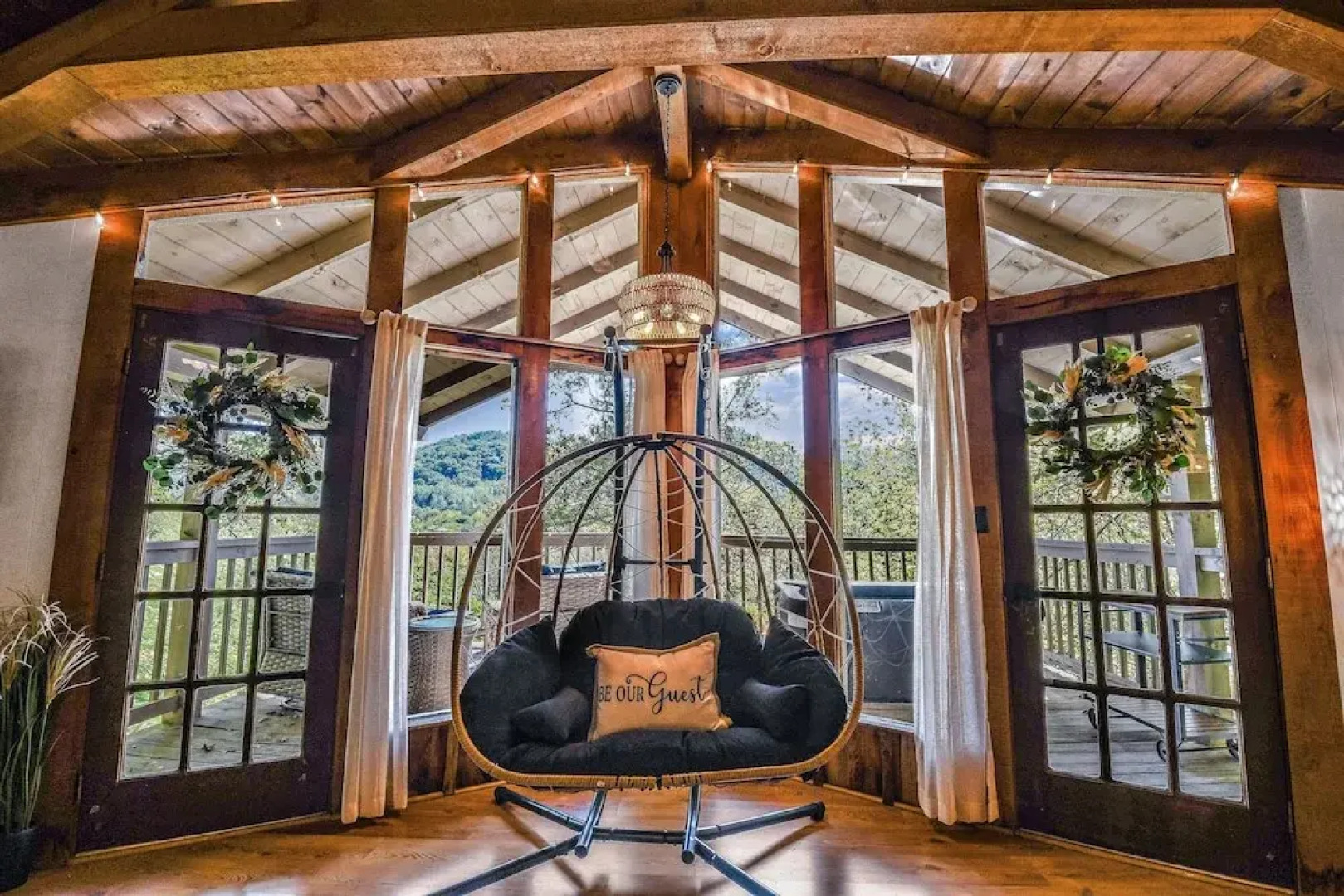 Cliff Haven 1 Bedroom Cabin by RedAwning