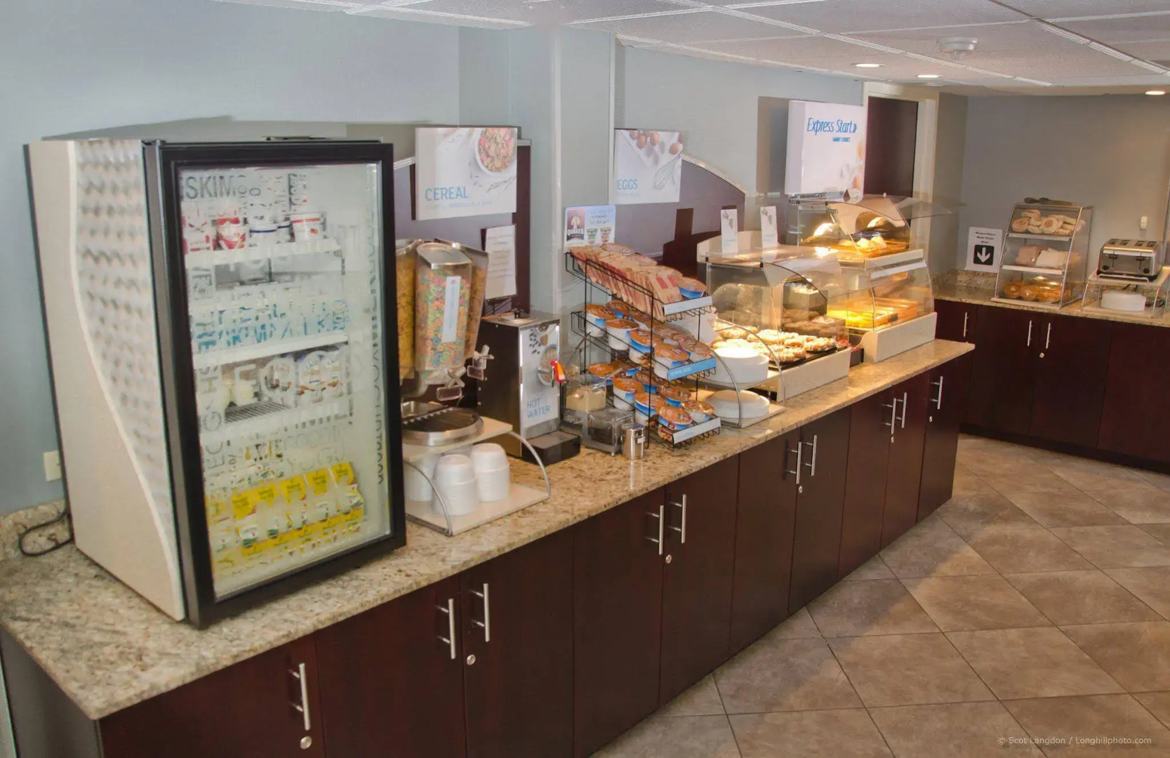 Holiday Inn Express & Suites Merrimack by IHG