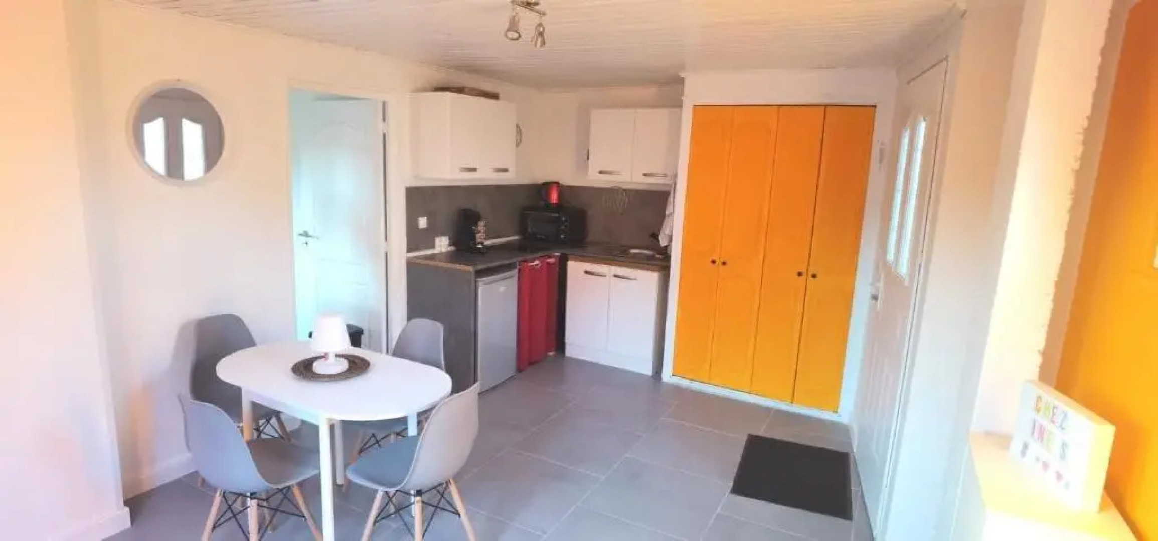 CHEZ INES - Un lieu de vie en Arbois 2 à 14 personnes