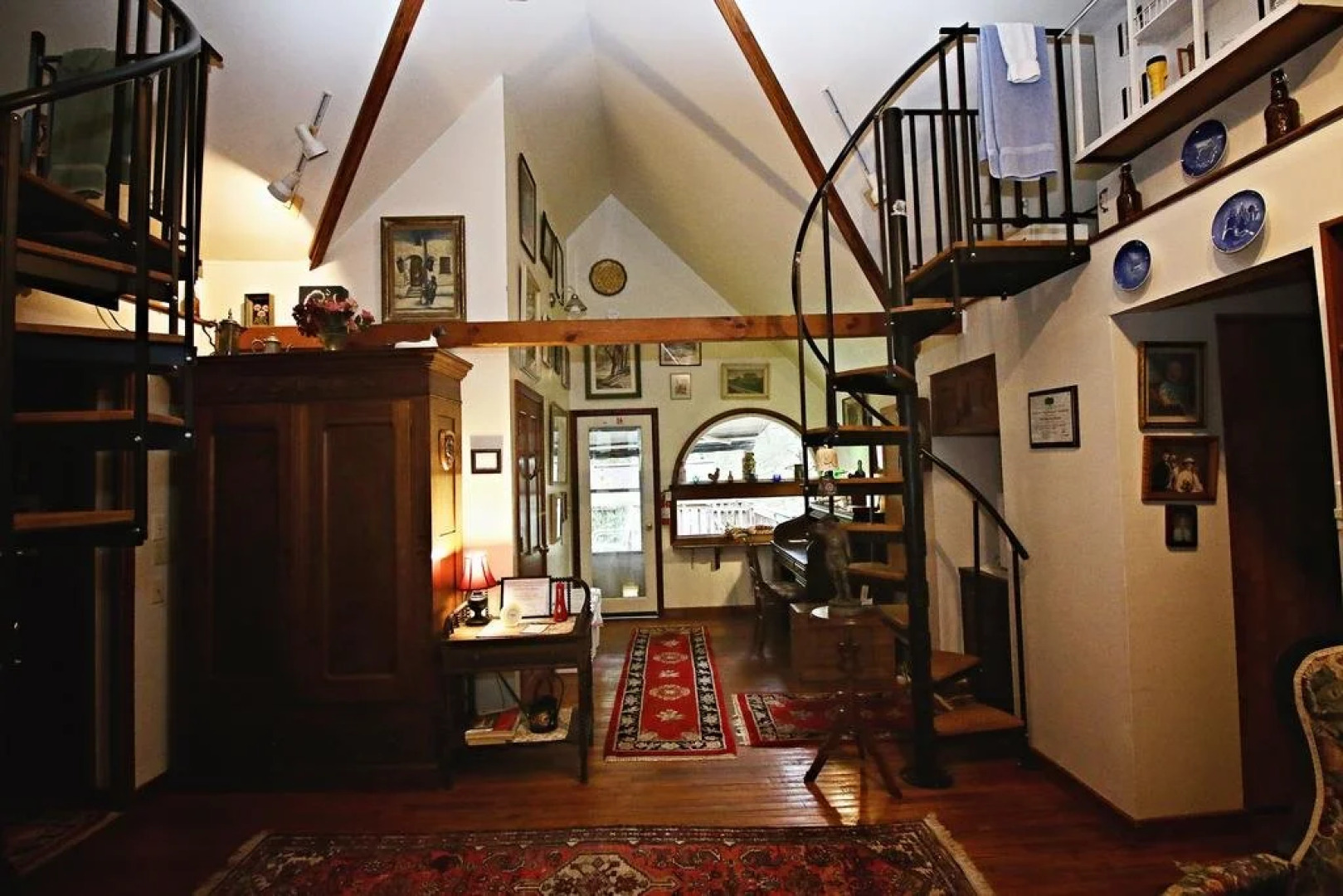 The Ebenezer House Bed & Breakfast