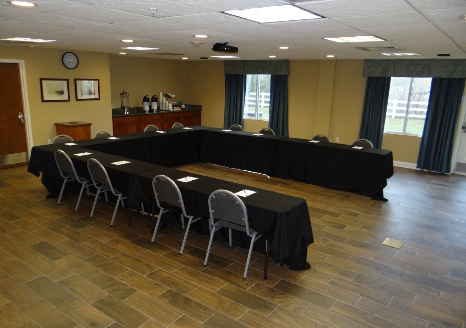 Holiday Inn Express Hotel & Suites Salisbury - Delmar by IHG