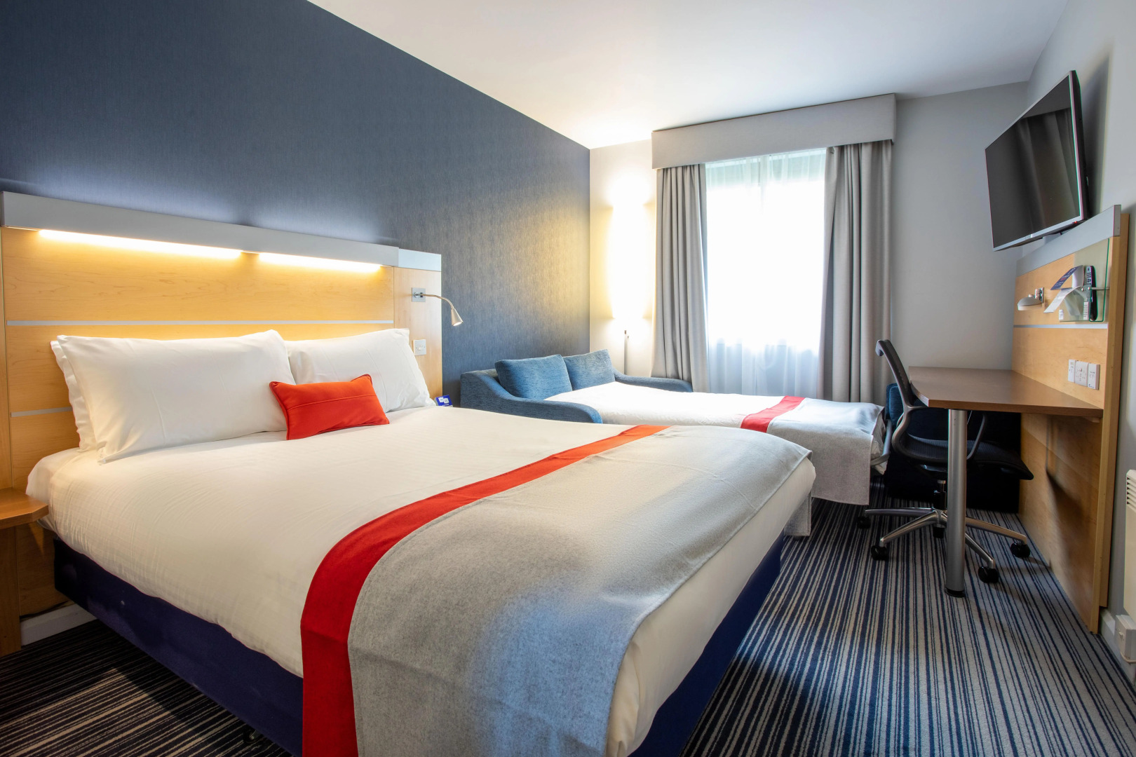 Holiday Inn Express Dunfermline by IHG