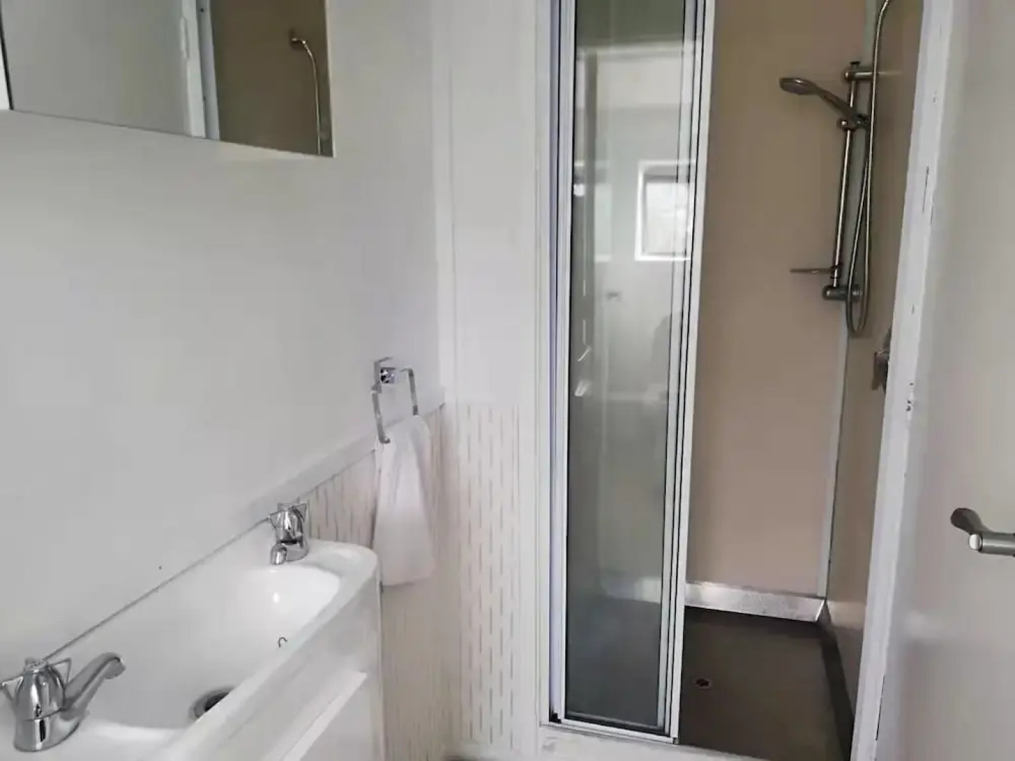 Silverdale Nice Family Lodge 1A