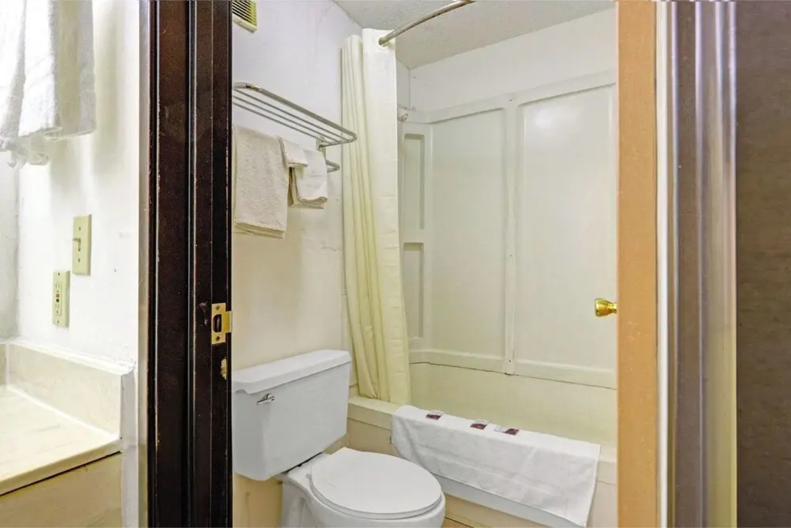 Brookville Inn By OYO Near Dayton International Airport