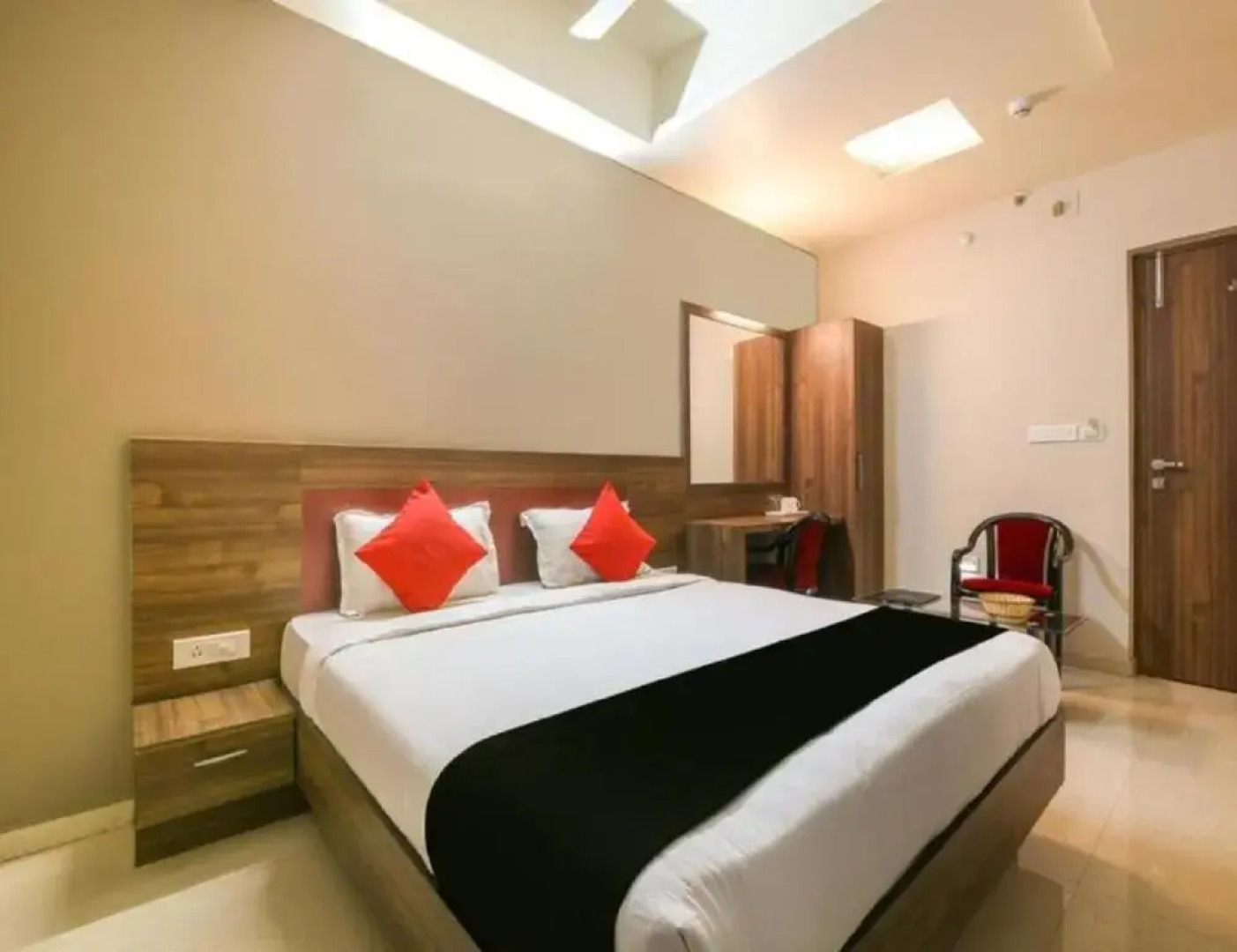 Hotel Pratap International by ShriGo