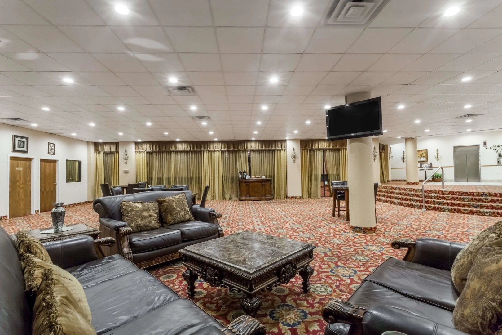 APM Inn and Suites