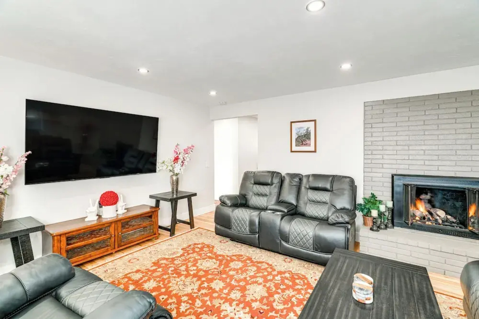 2 Mi to Beach: Home w/ Patio in Del Rey Oaks!