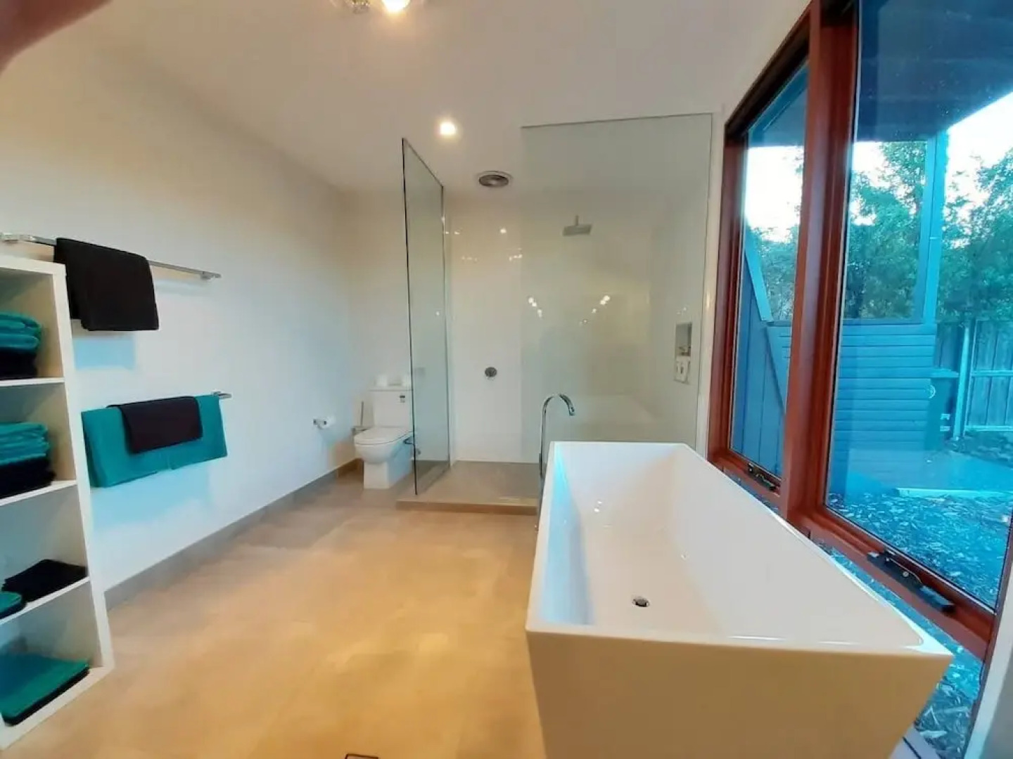 Hobart Waterfront Luxury Retreat