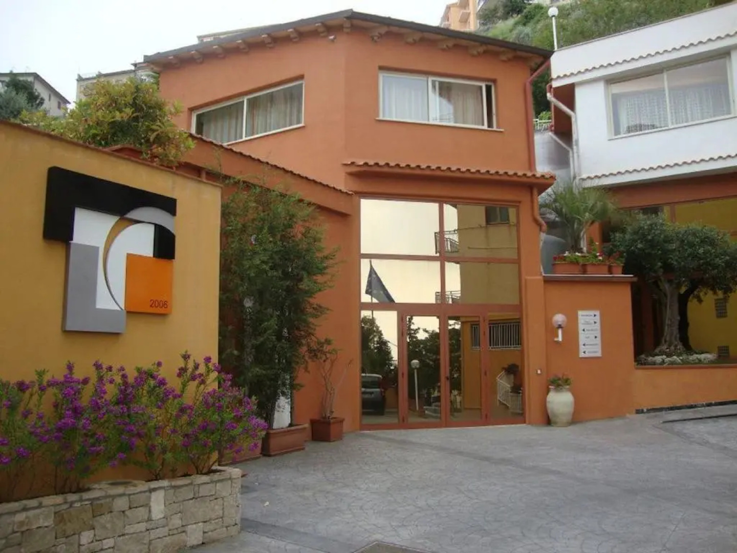Halykos Hotel