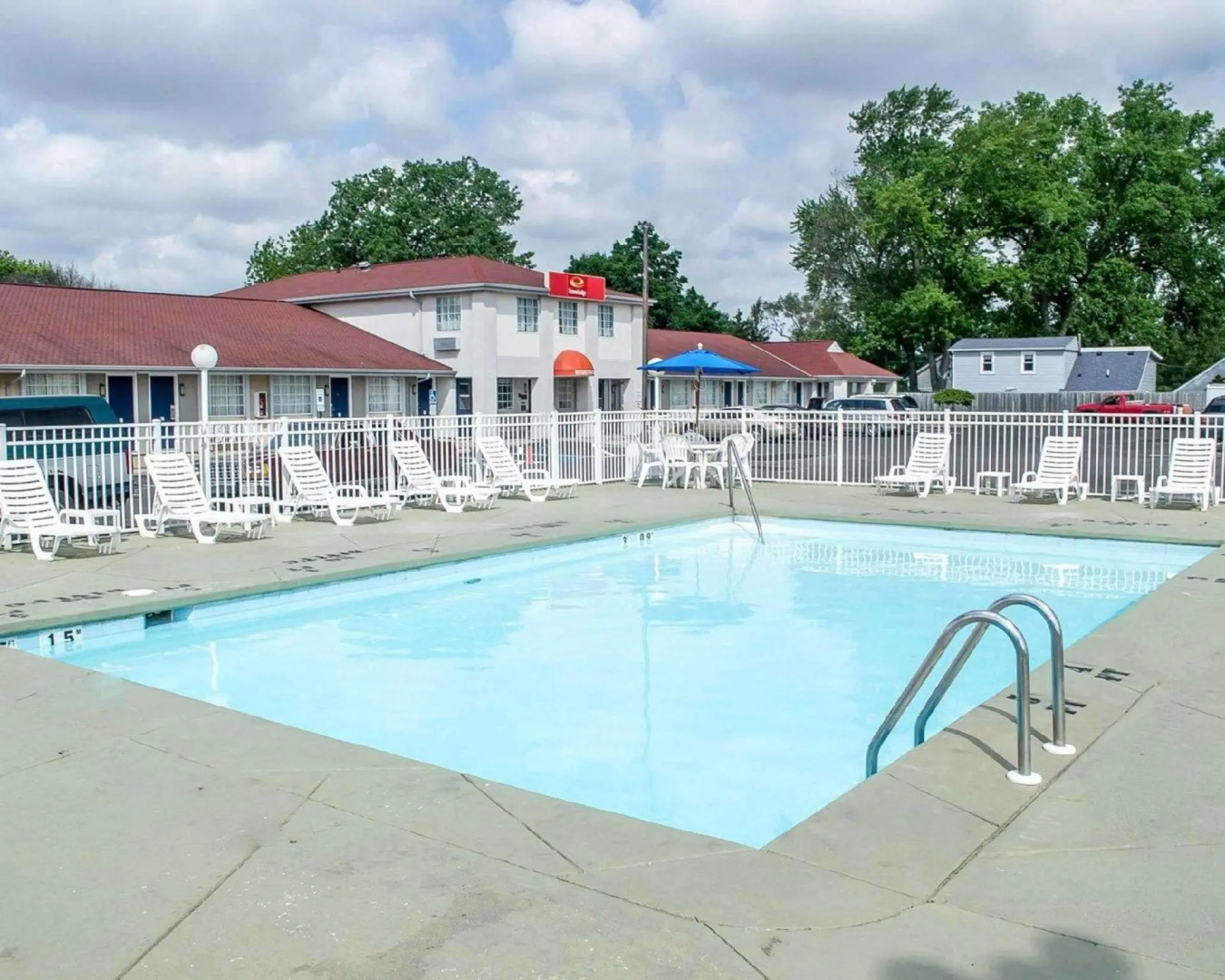 Econo Lodge Inn & Suites Sandusky South