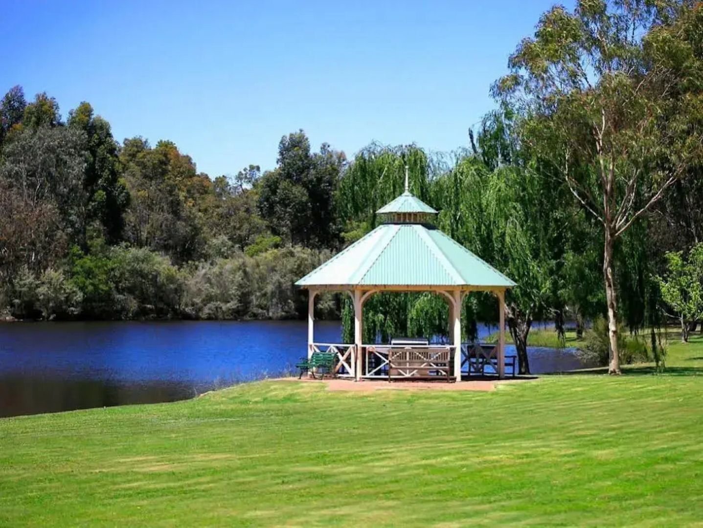 Eight Willows Retreat