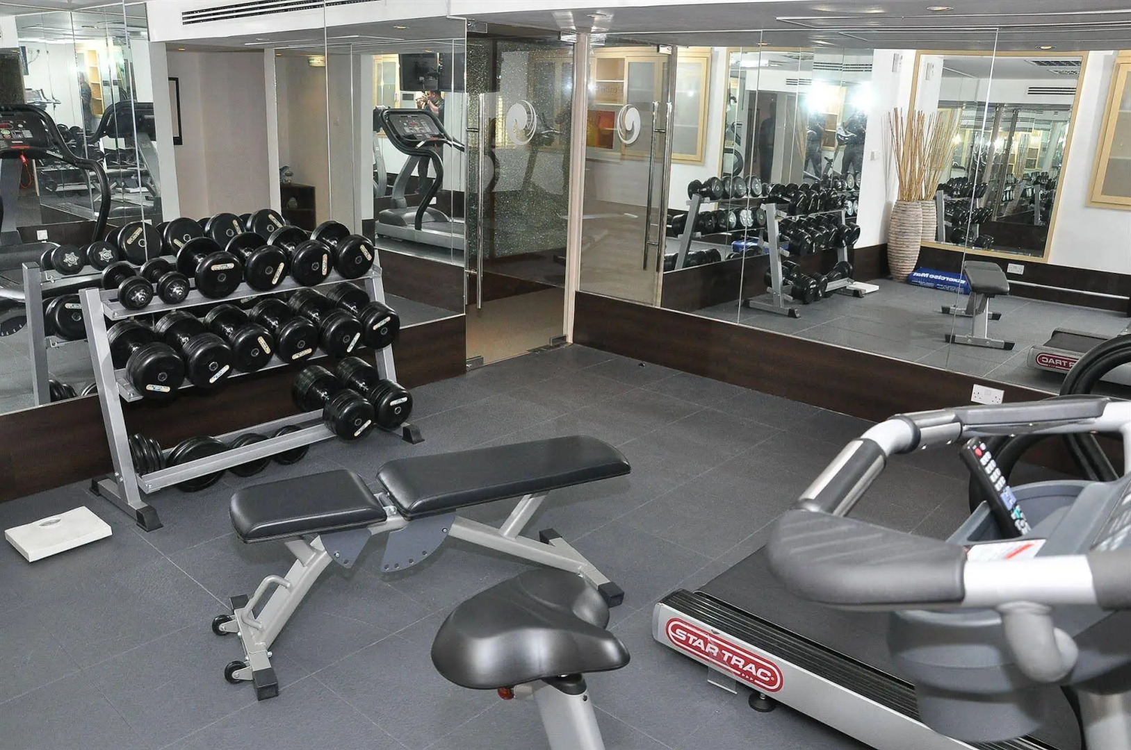 Phoenix Plaza Hotel Apartments