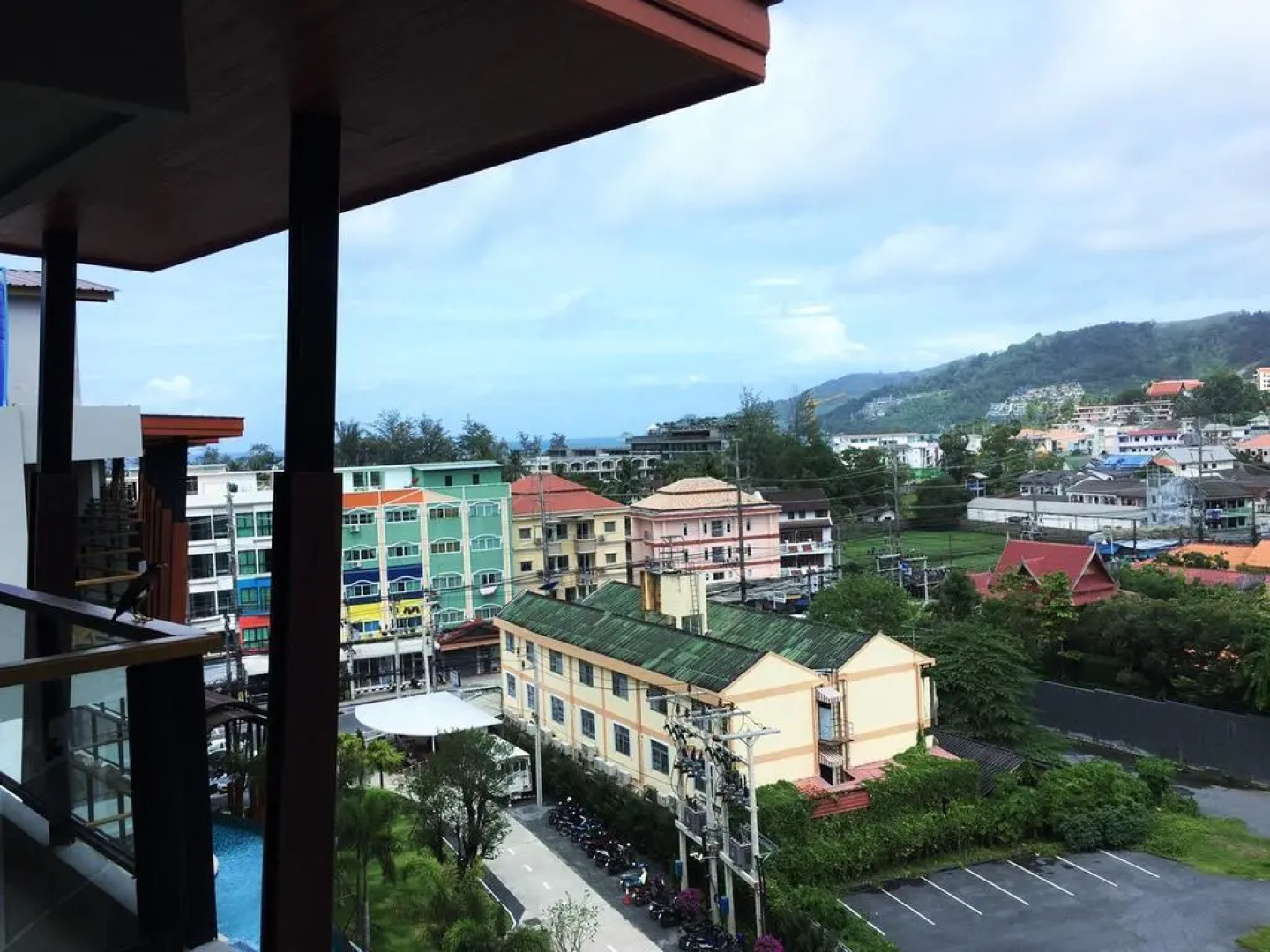 Отель The Lunar Patong