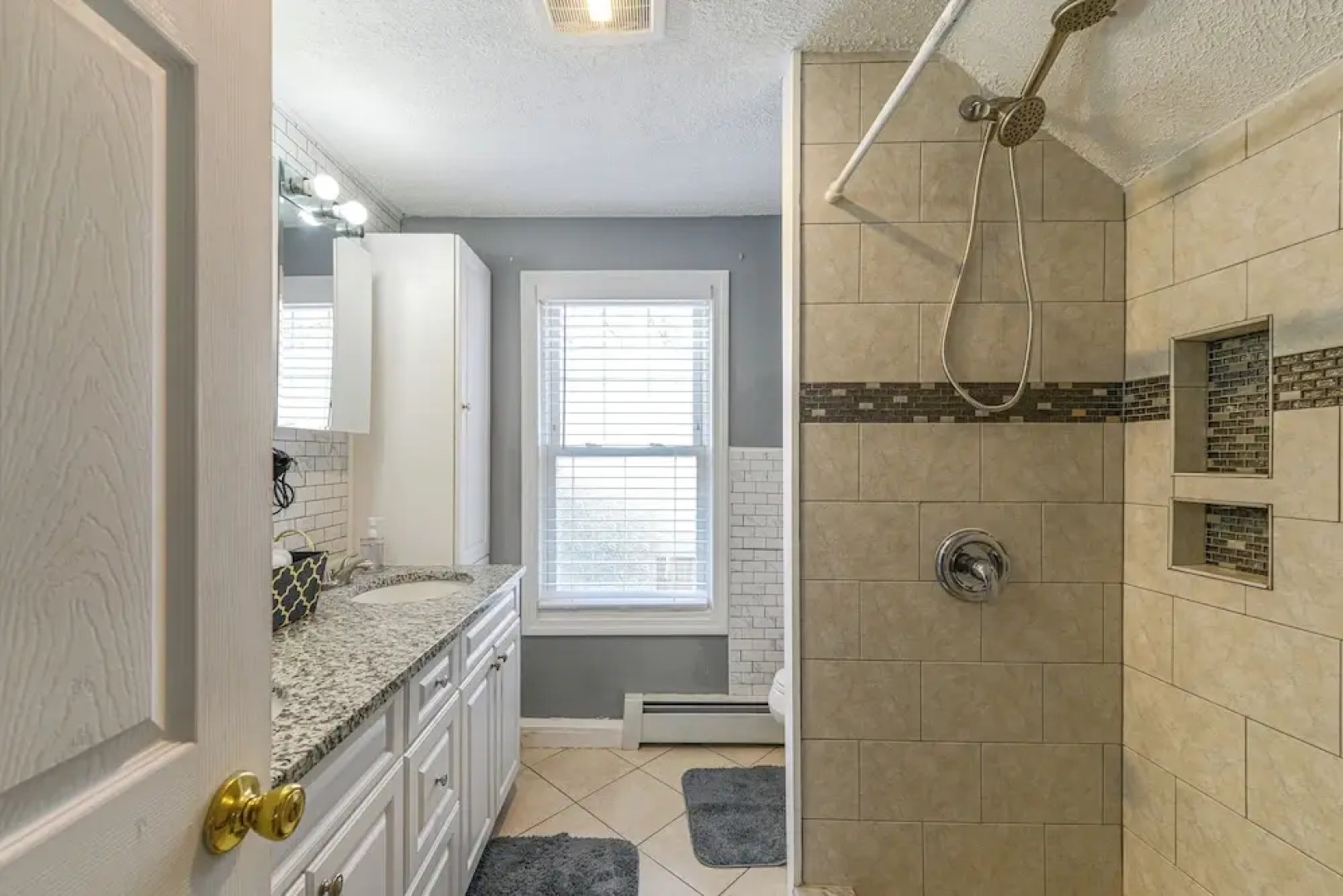 Home Near Skiing & Downtown Worcester