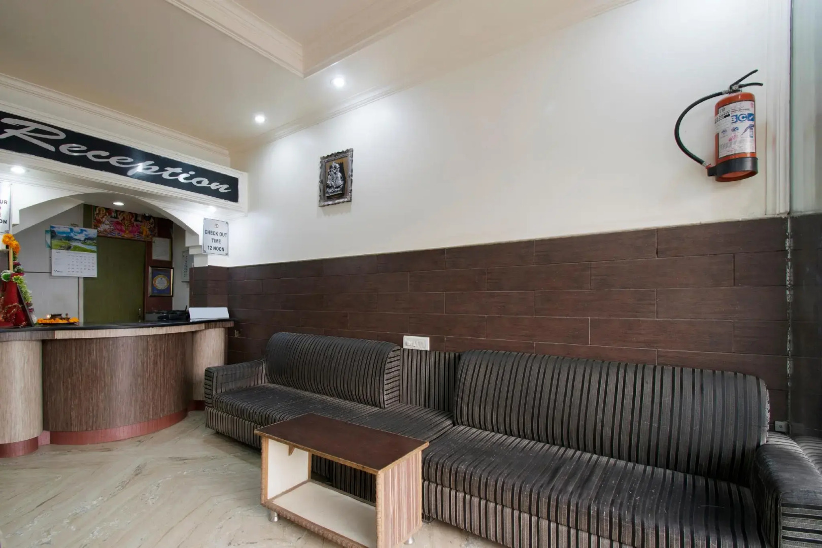 OYO 6647 Om Hari Residency