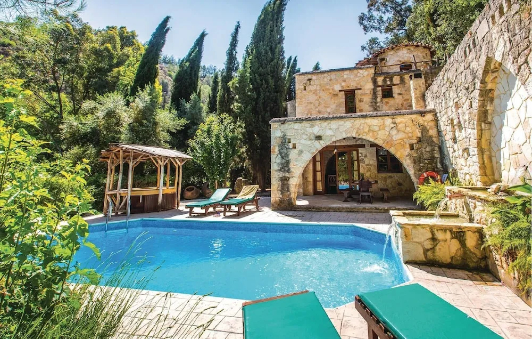 Beautiful Home in Miliou Paphos with Hot Tub, Sauna & 3 Bedrooms