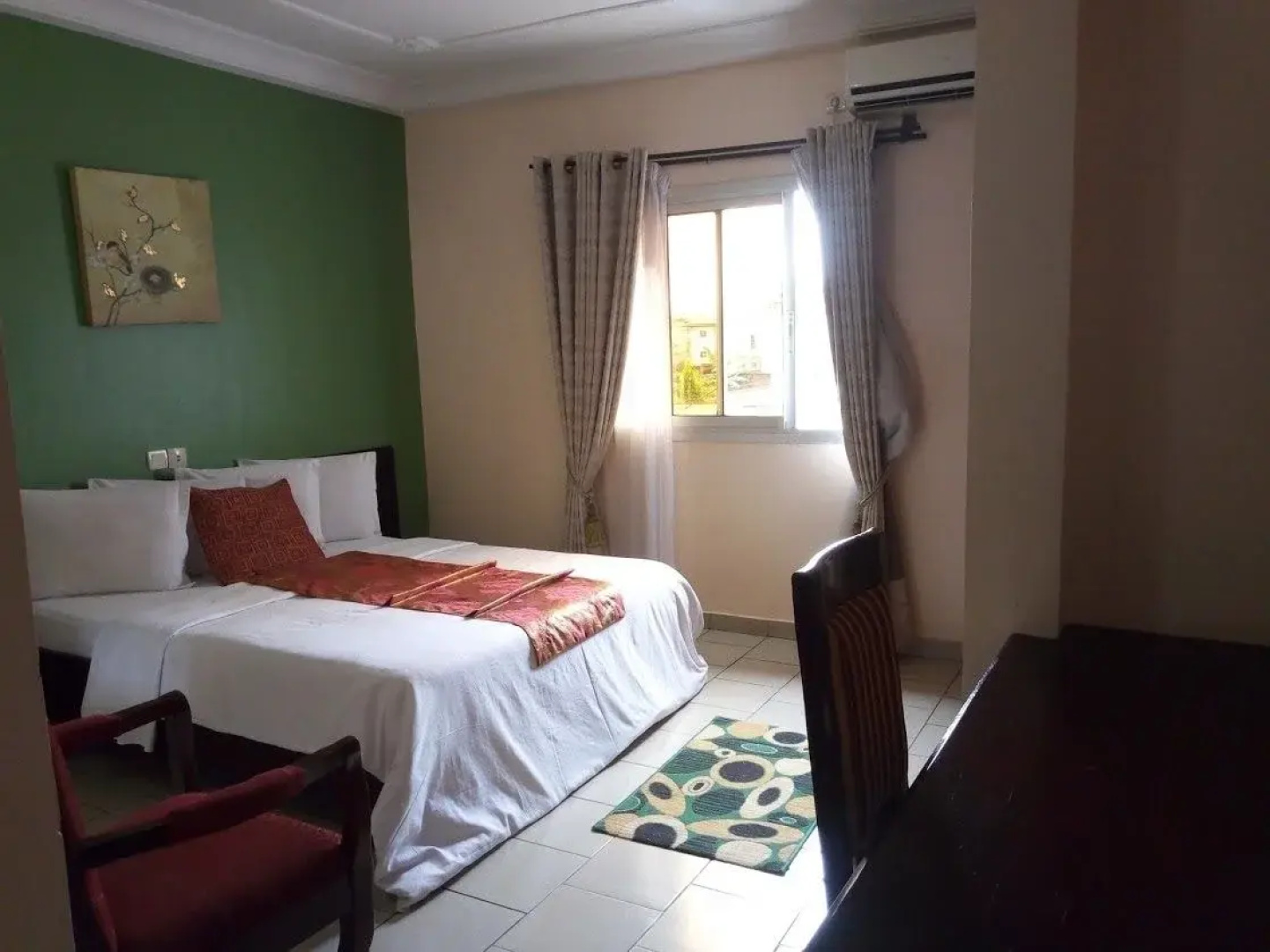 Hotel Vallee Des Rois